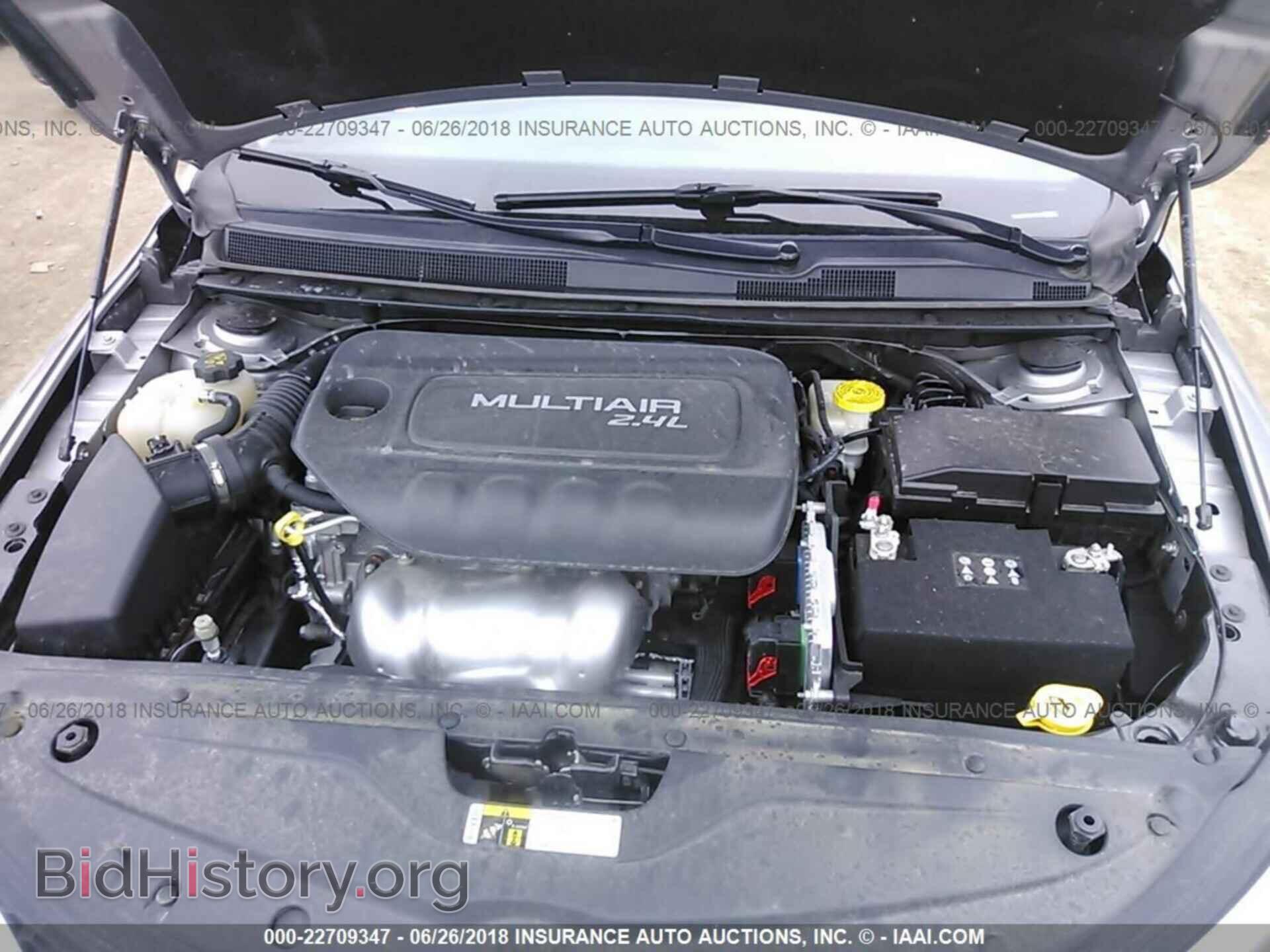 2016 Chrysler 200 - VIN: 1C3CCCAB9GN153242 - Photo 10