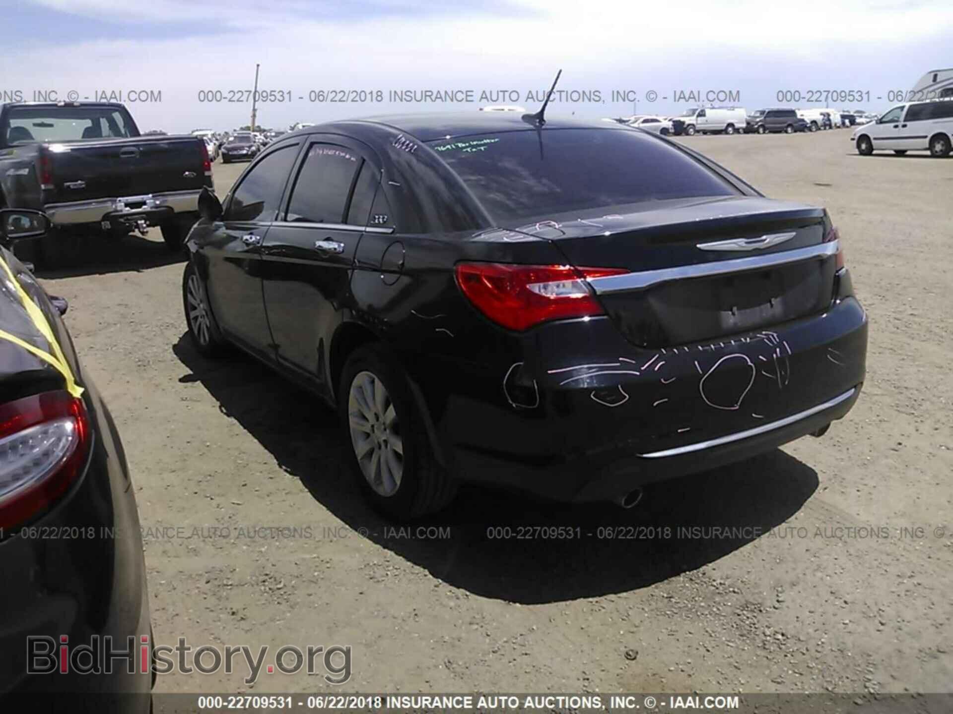 2014 Chrysler 200 - VIN: 1C3CCBCG7EN100135 - Photo 3