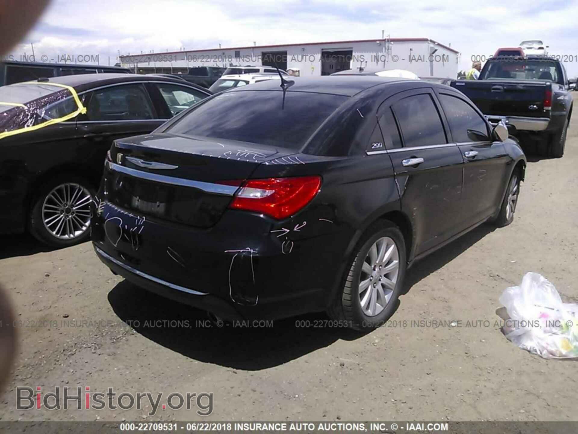2014 Chrysler 200 - VIN: 1C3CCBCG7EN100135 - Photo 4