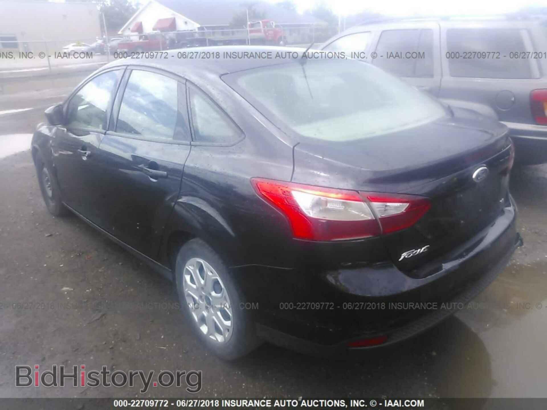 2012 Ford Focus - VIN: 1FAHP3F22CL309325 - Photo 3