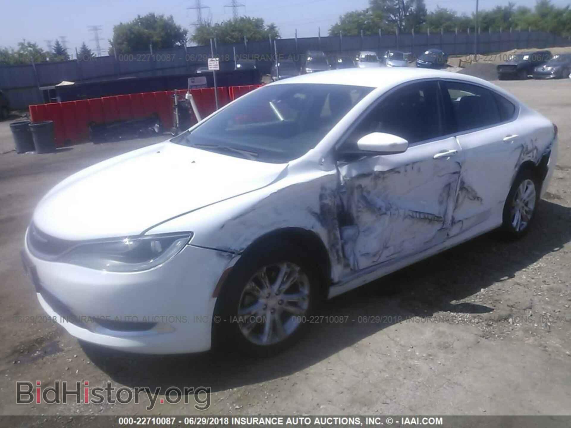 2016 Chrysler 200 - VIN: 1C3CCCAB8GN173434 - Photo 2