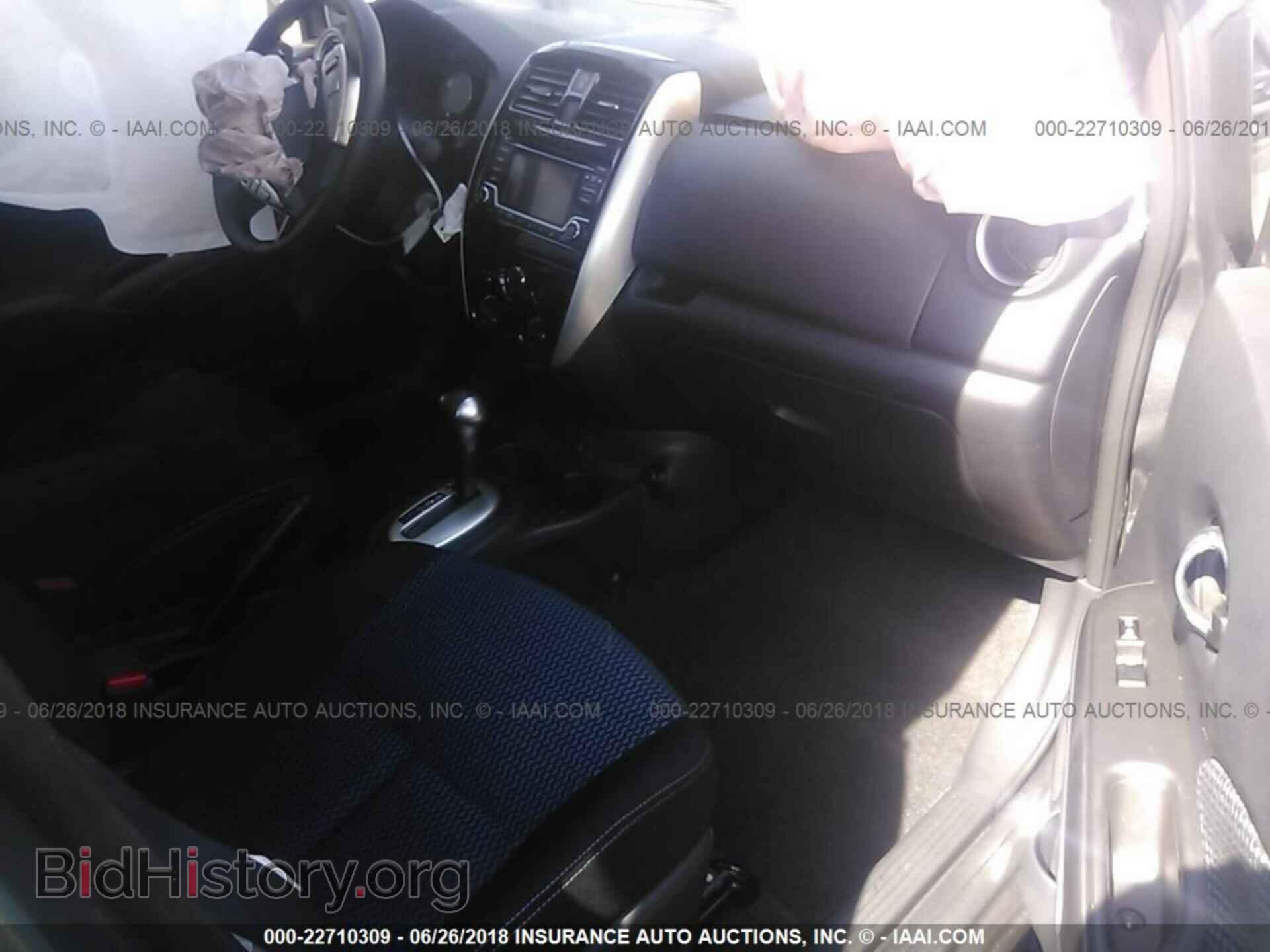 2017 Nissan Versa note - VIN: 3N1CE2CP1HL366392 - Photo 5