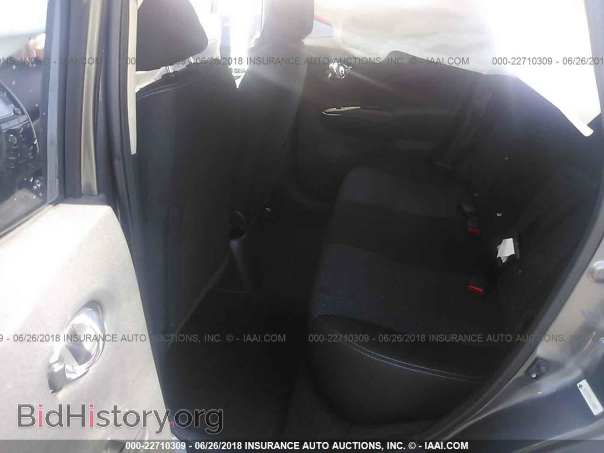 2017 Nissan Versa note - VIN: 3N1CE2CP1HL366392 - Photo 8