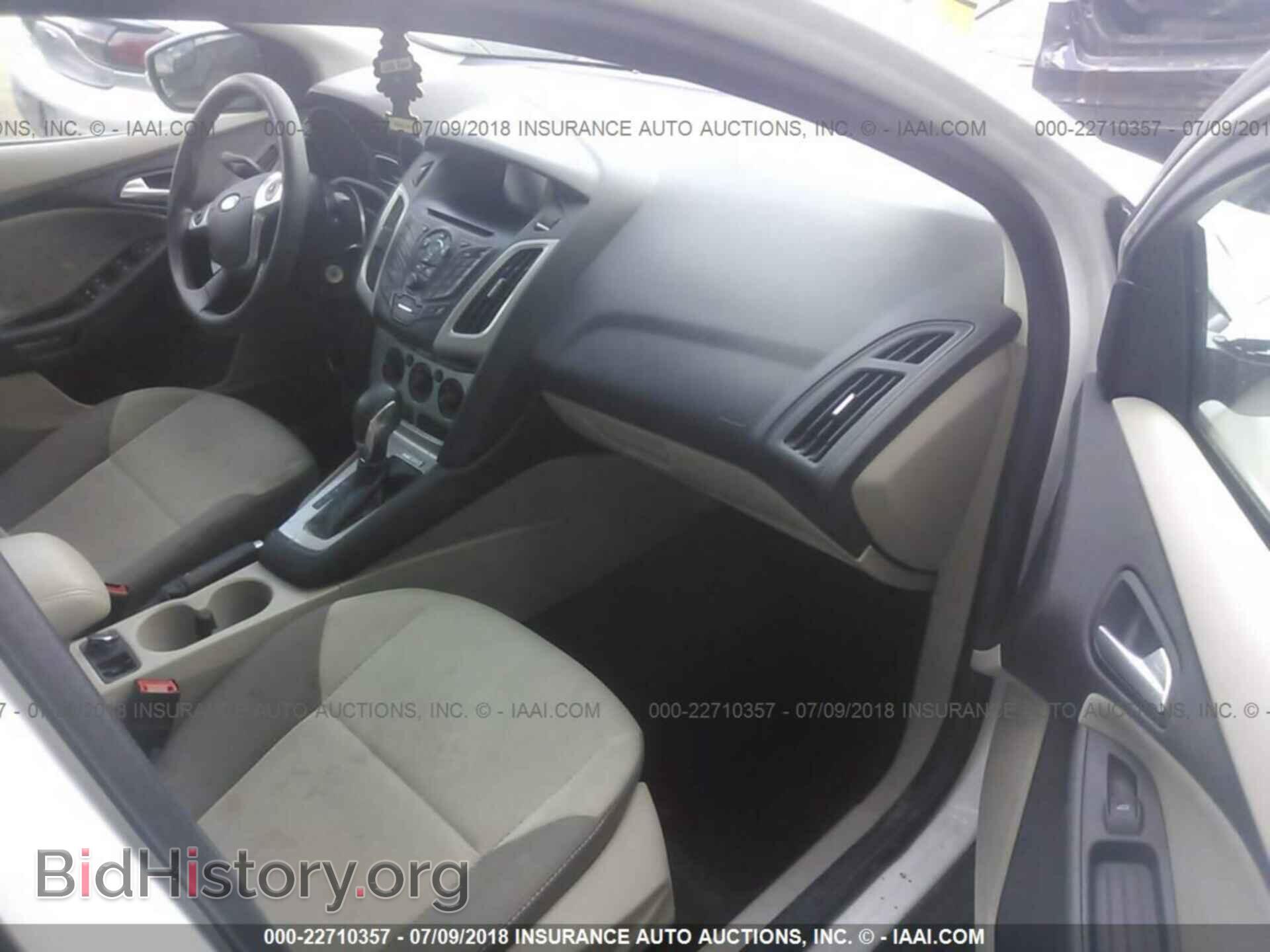 2014 Ford Focus - VIN: 1FADP3F25EL225548 - Photo 5