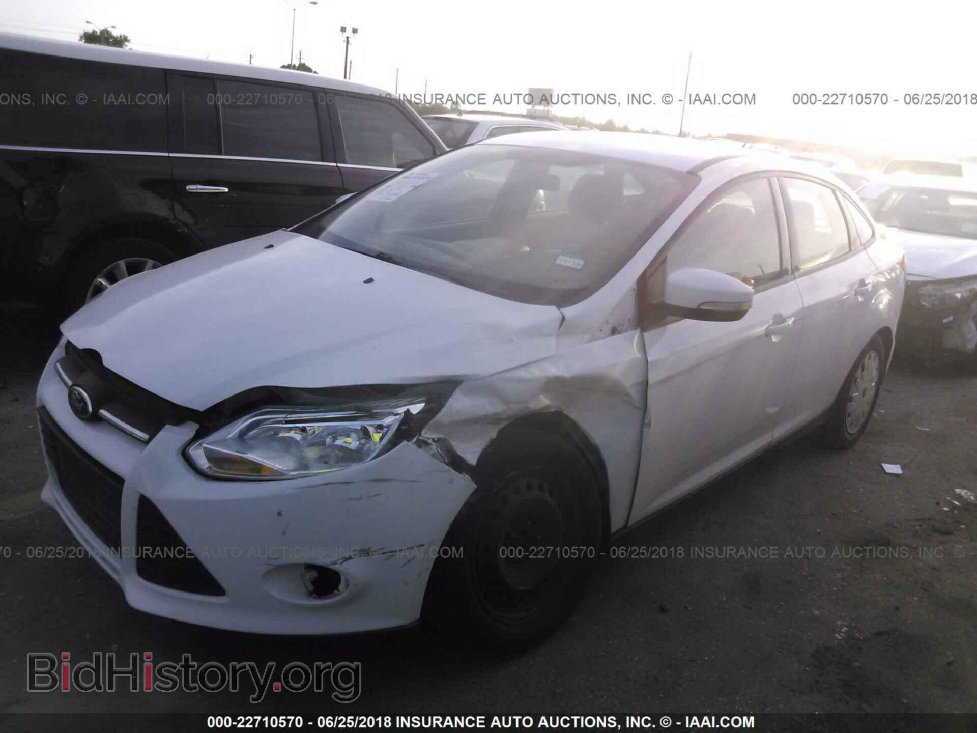 2013 Ford Focus - VIN: 1FADP3F2XDL340208 - Фото 2