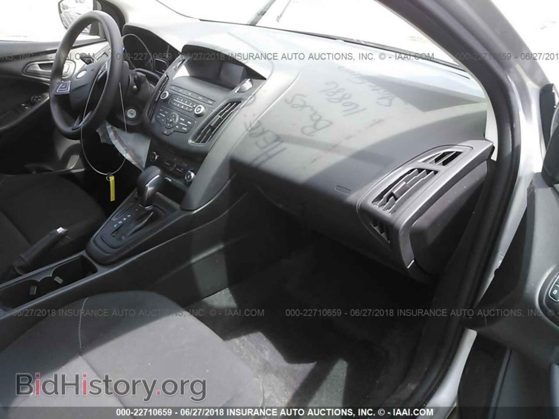 2018 Ford Focus - VIN: 1FADP3E20JL299116 - Фото 5