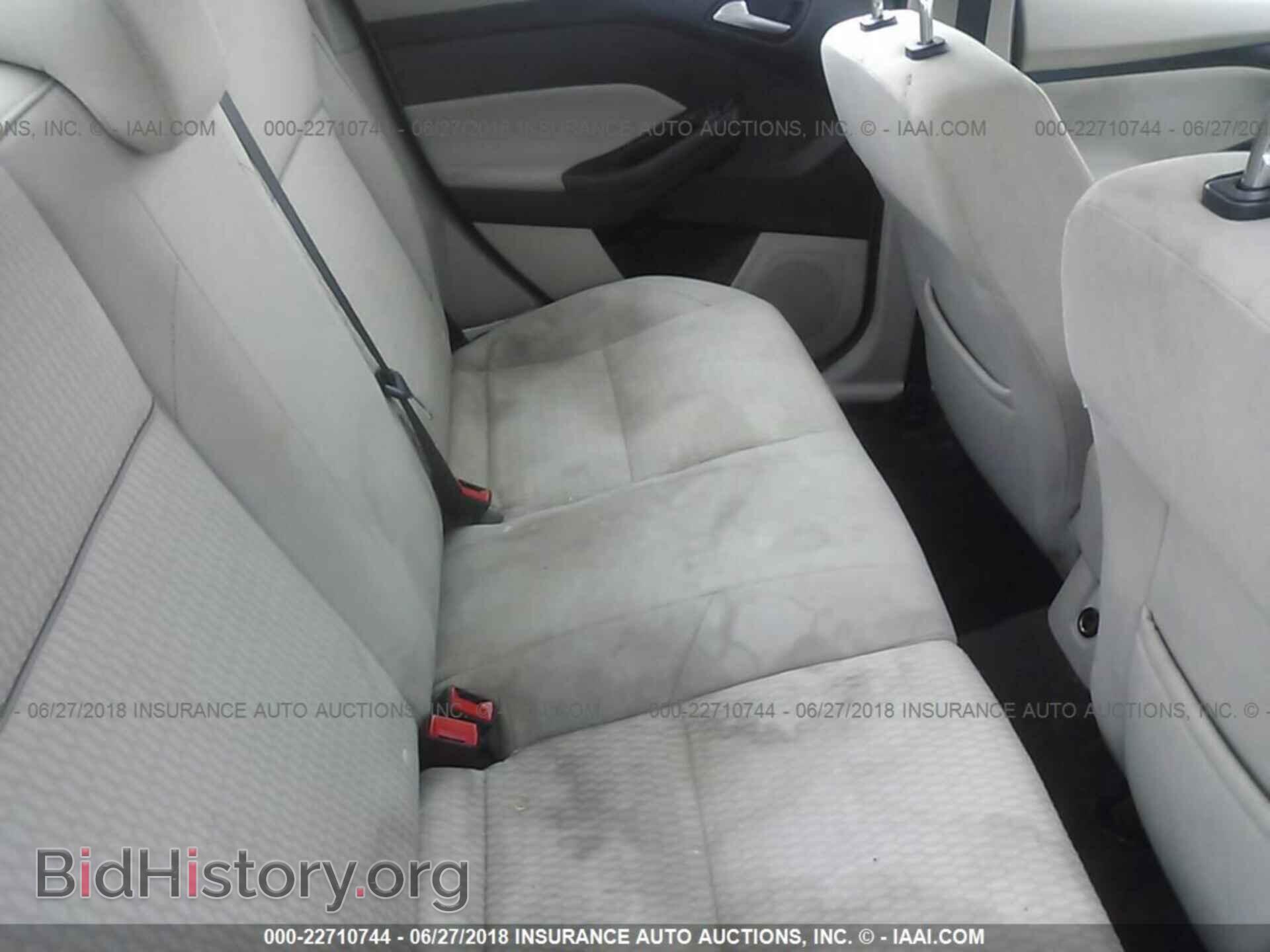 2012 Ford Focus - VIN: 1FAHP3H20CL363493 - Photo 8