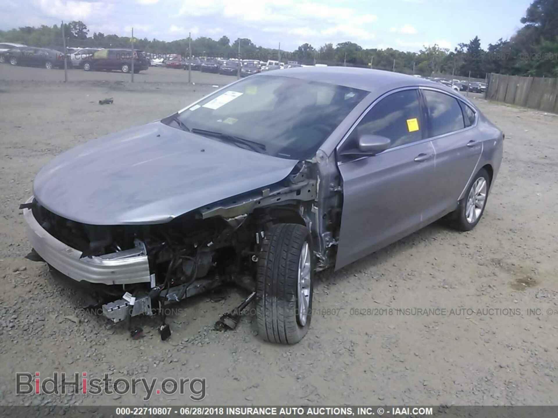 2015 Chrysler 200 - VIN: 1C3CCCAB0FN591534 - Photo 2