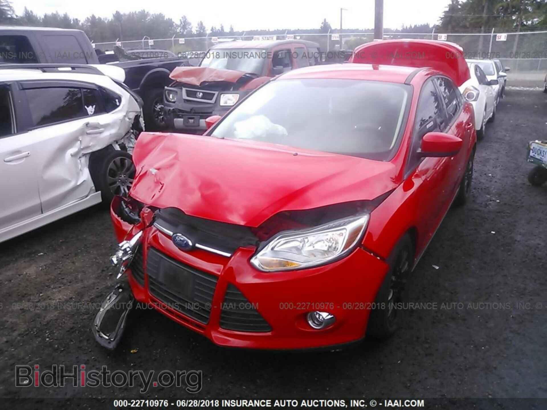 2012 Ford Focus - VIN: 1FAHP3F26CL178674 - Photo 2