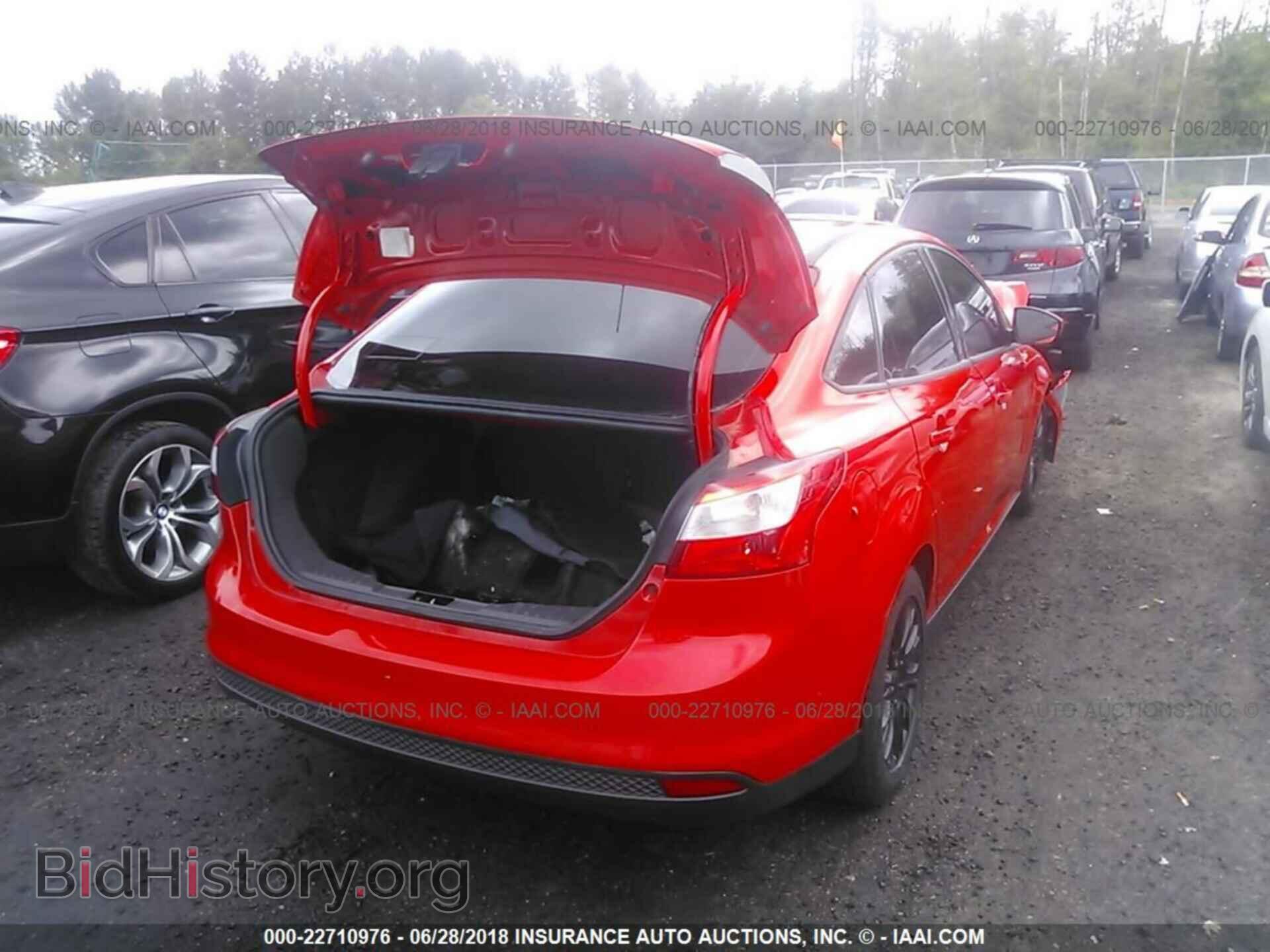 2012 Ford Focus - VIN: 1FAHP3F26CL178674 - Photo 4
