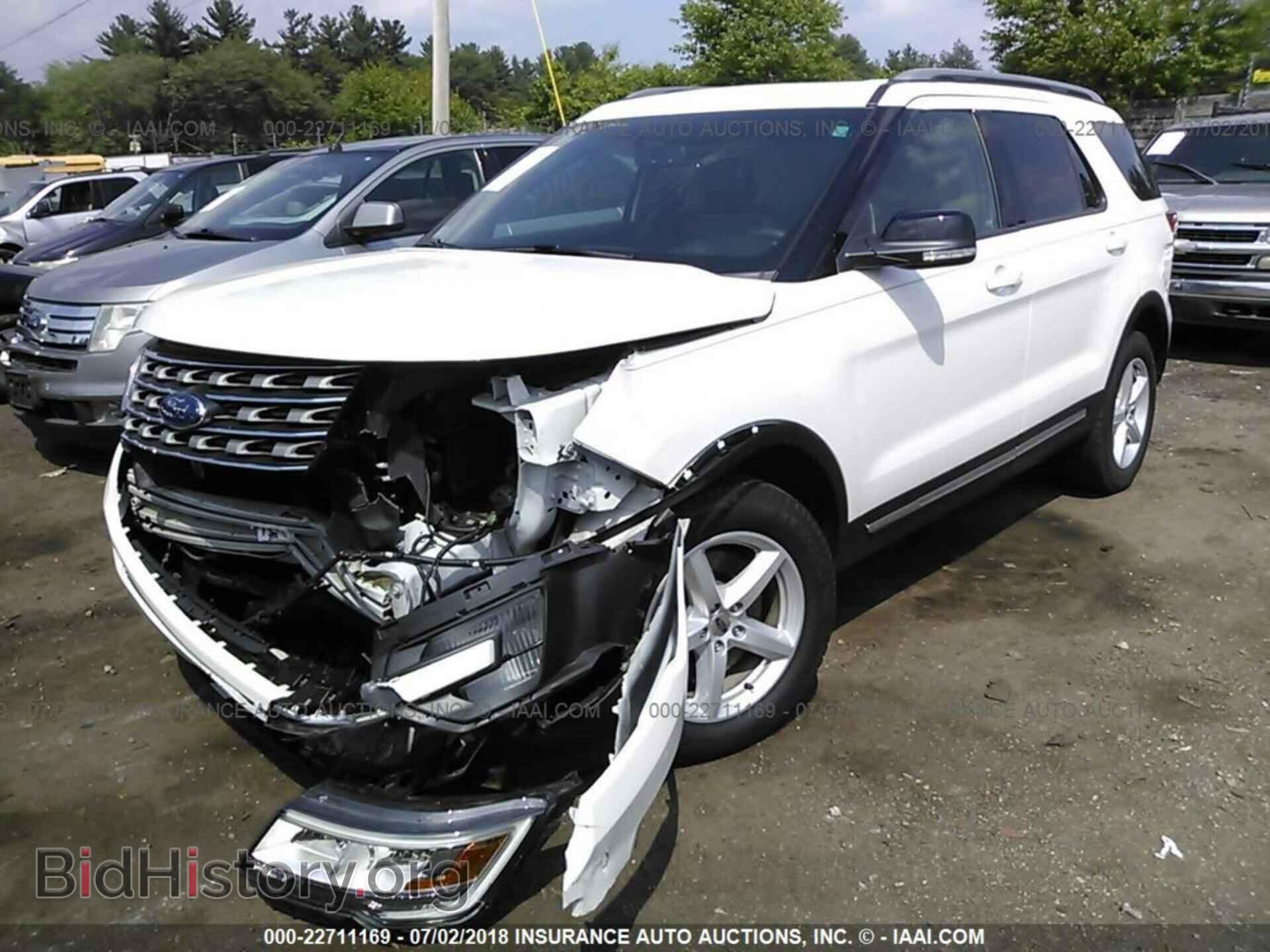 2017 Ford Explorer - VIN: 1FM5K8D83HGA05822 - Photo 2