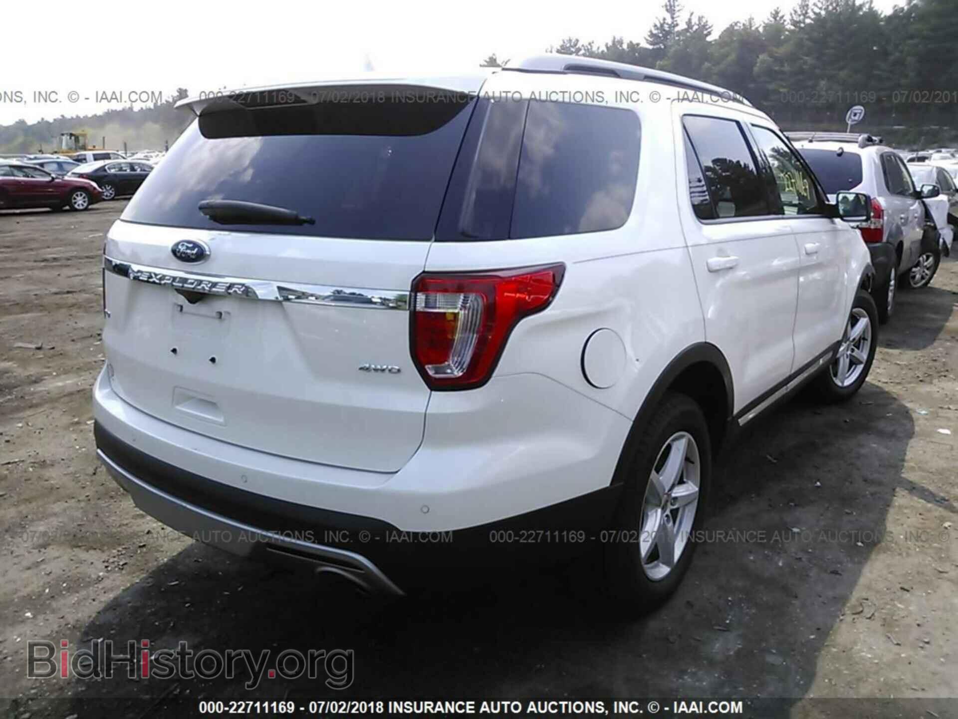 2017 Ford Explorer - VIN: 1FM5K8D83HGA05822 - Photo 4