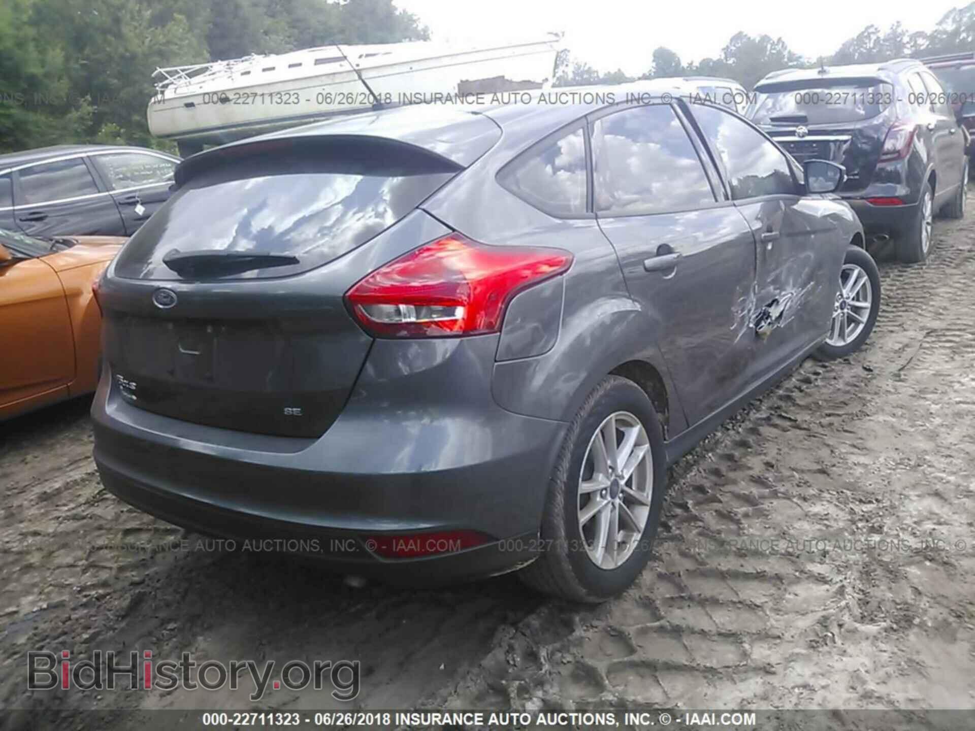 2017 Ford Focus - VIN: 1FADP3K26HL294386 - Фото 4