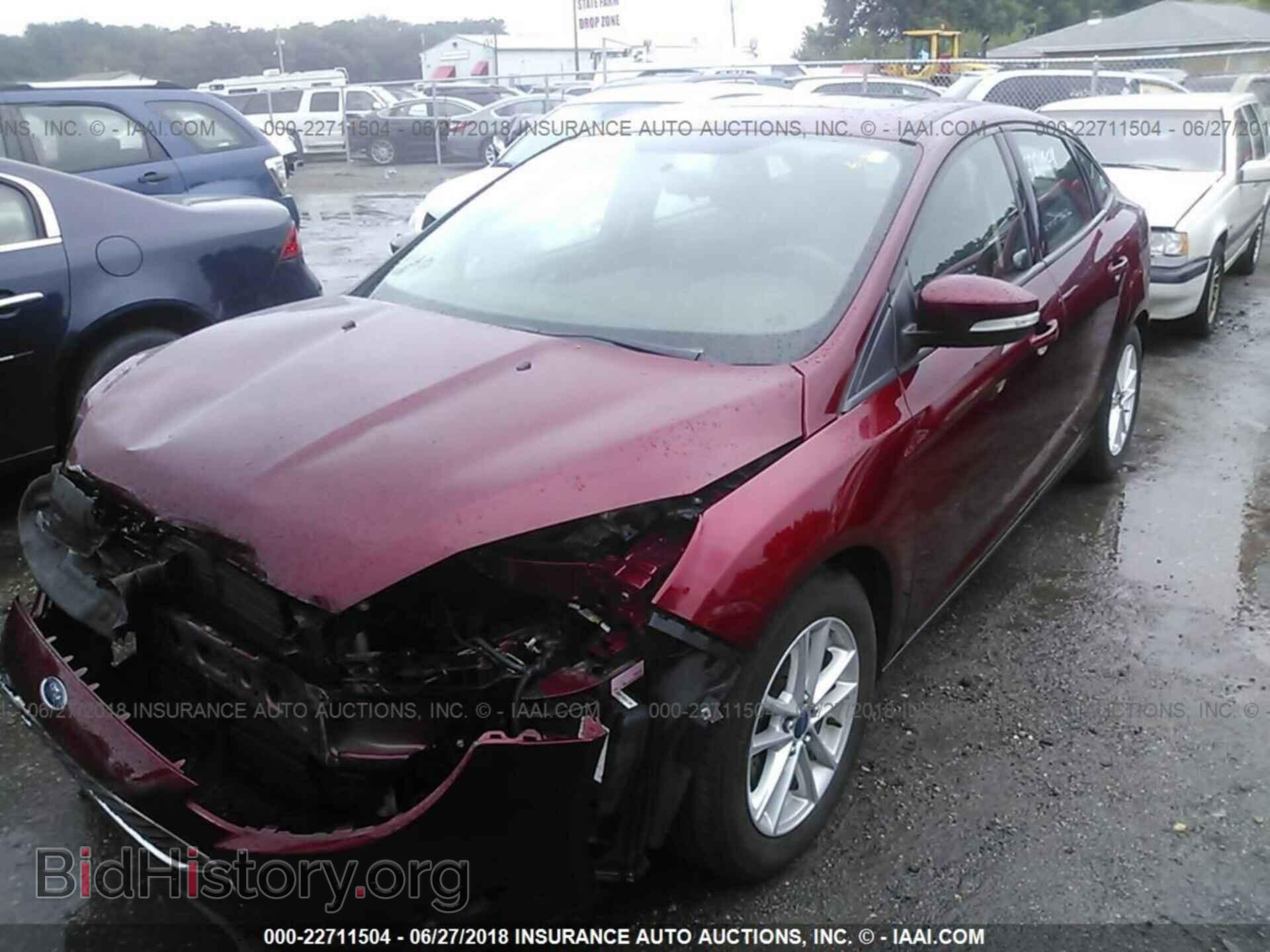 2015 Ford Focus - VIN: 1FADP3F20FL239276 - Photo 2
