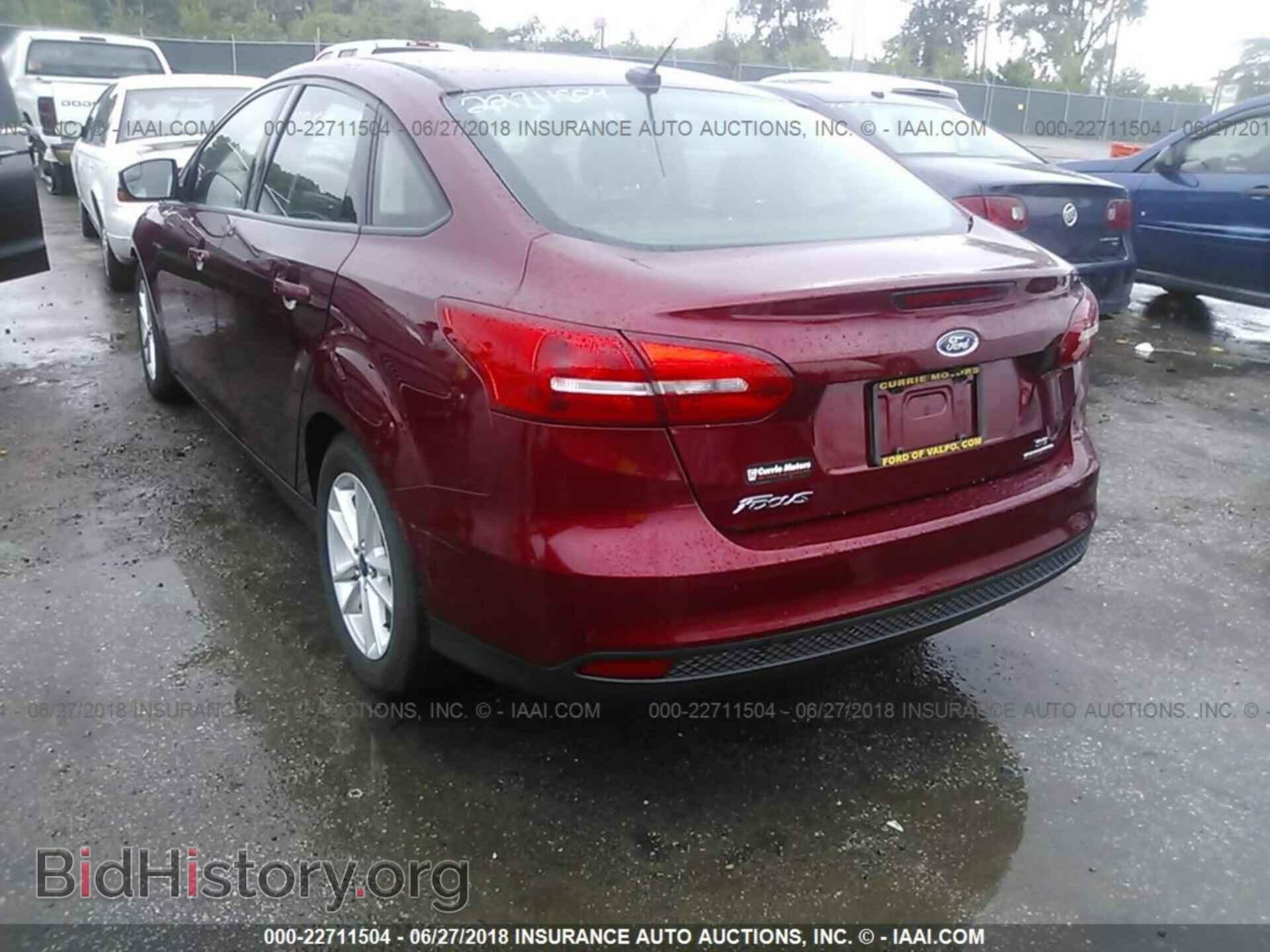 2015 Ford Focus - VIN: 1FADP3F20FL239276 - Photo 3