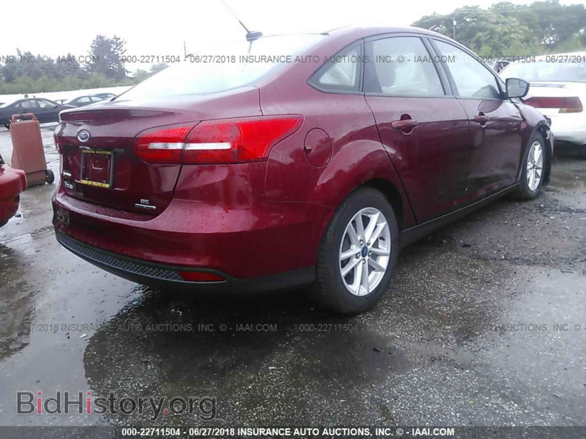 2015 Ford Focus - VIN: 1FADP3F20FL239276 - Photo 4
