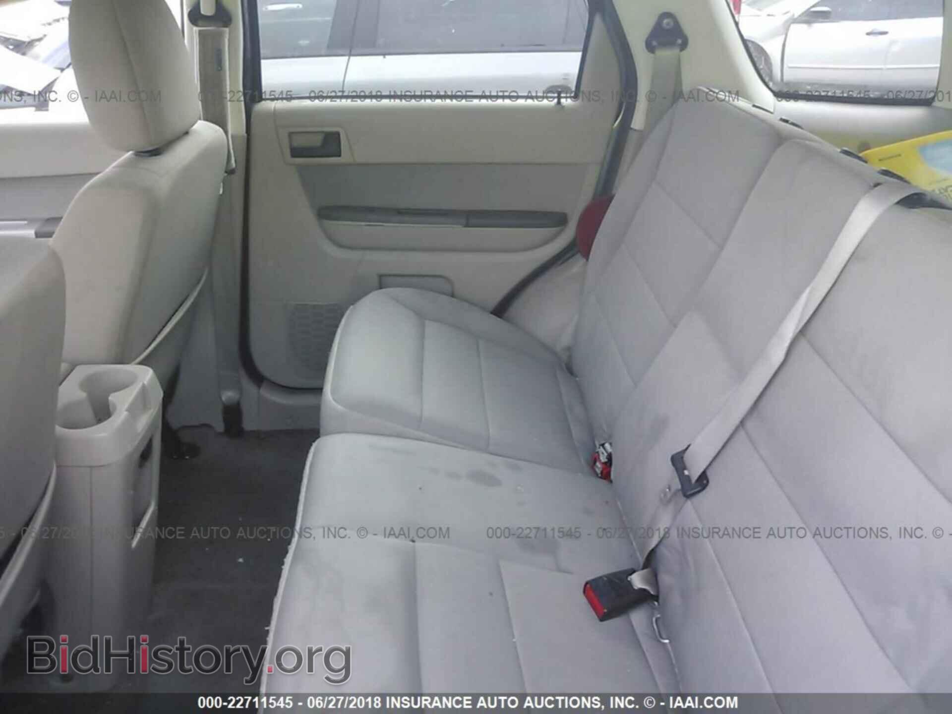 2012 Ford Escape - VIN: 1FMCU0DG0CKA76475 - Photo 8