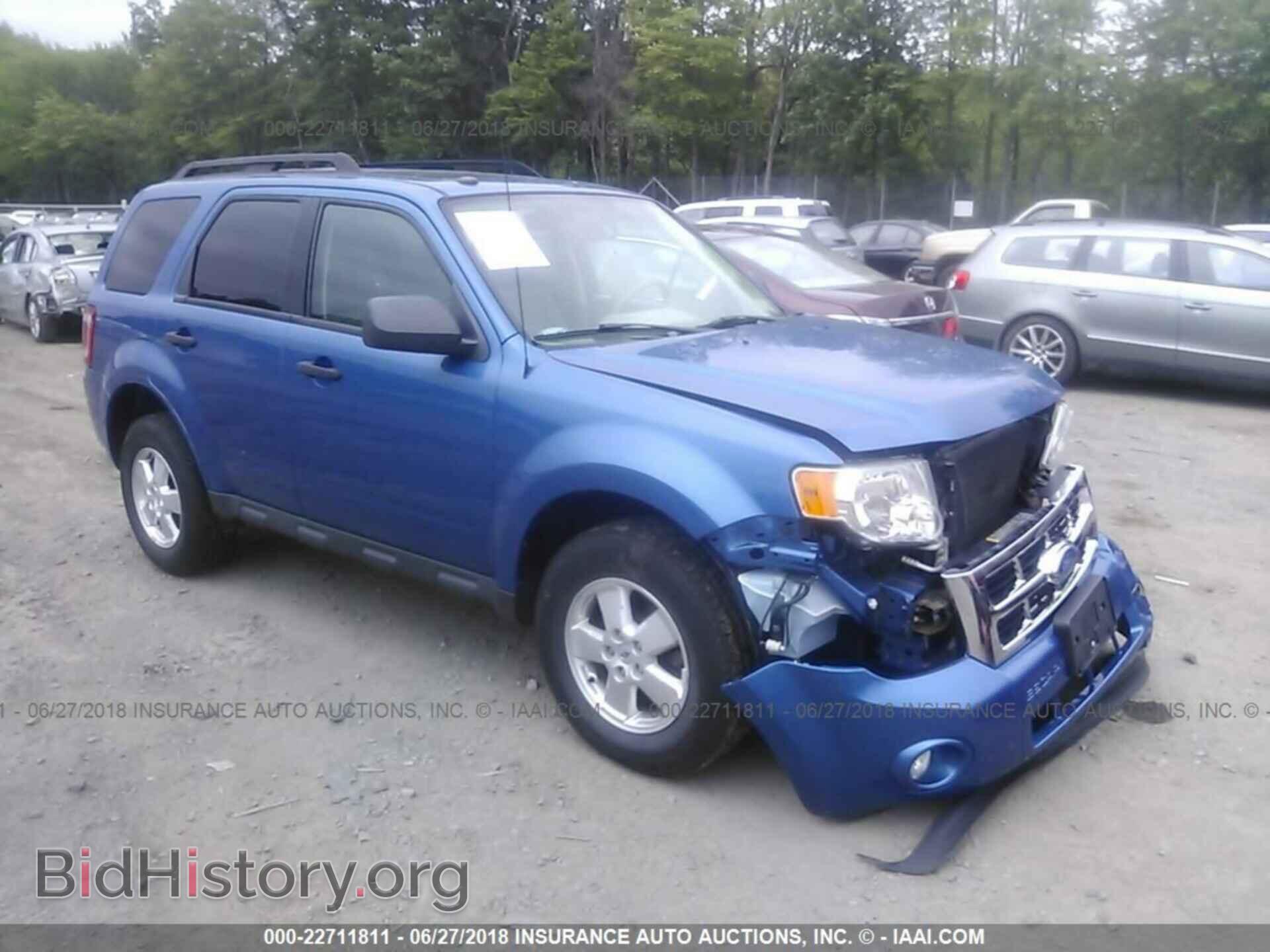Photo 1FMCU0D78BKC25505 - Ford Escape 2011