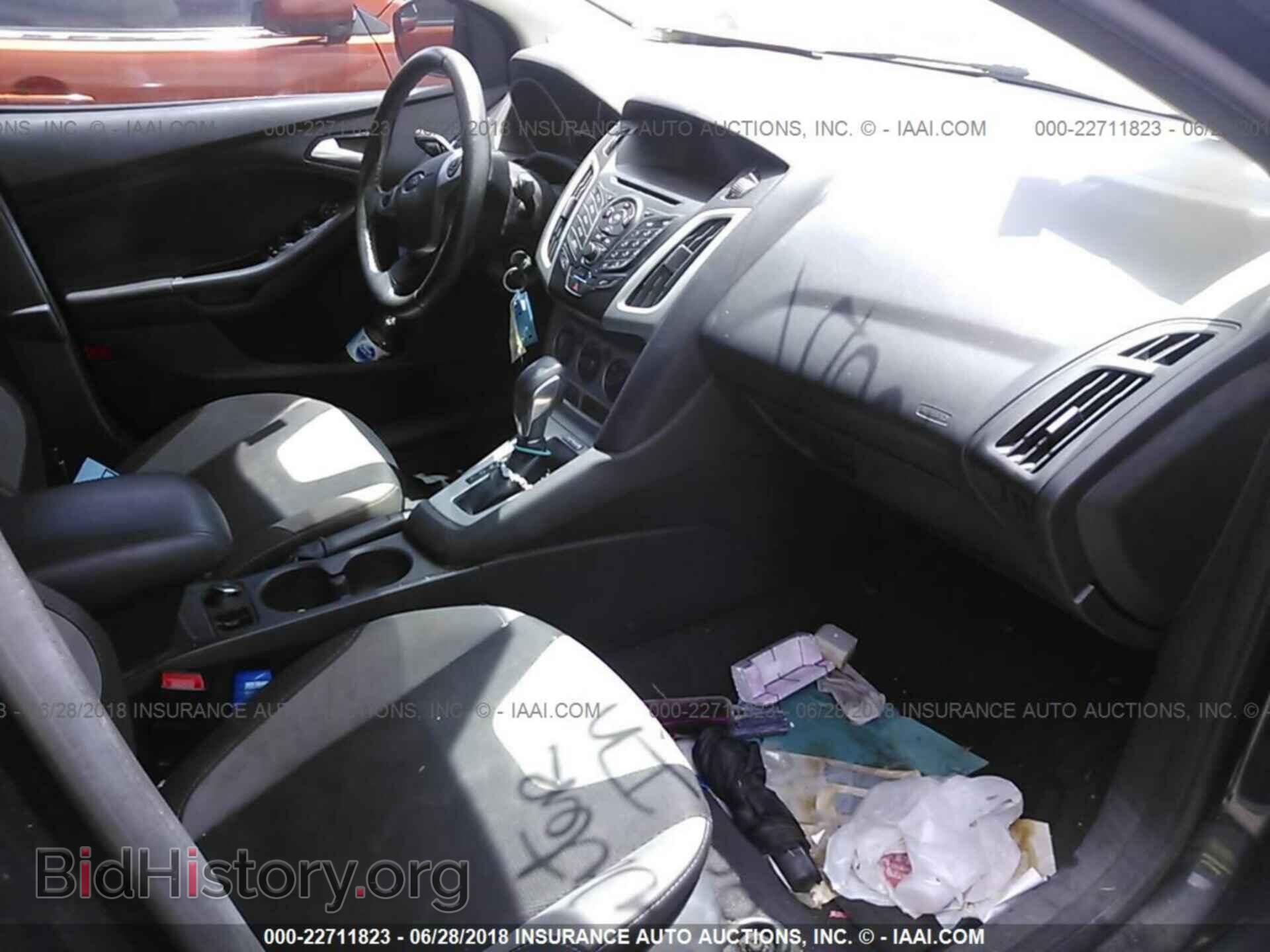 2014 Ford Focus - VIN: 1FADP3F22EL241321 - Photo 5