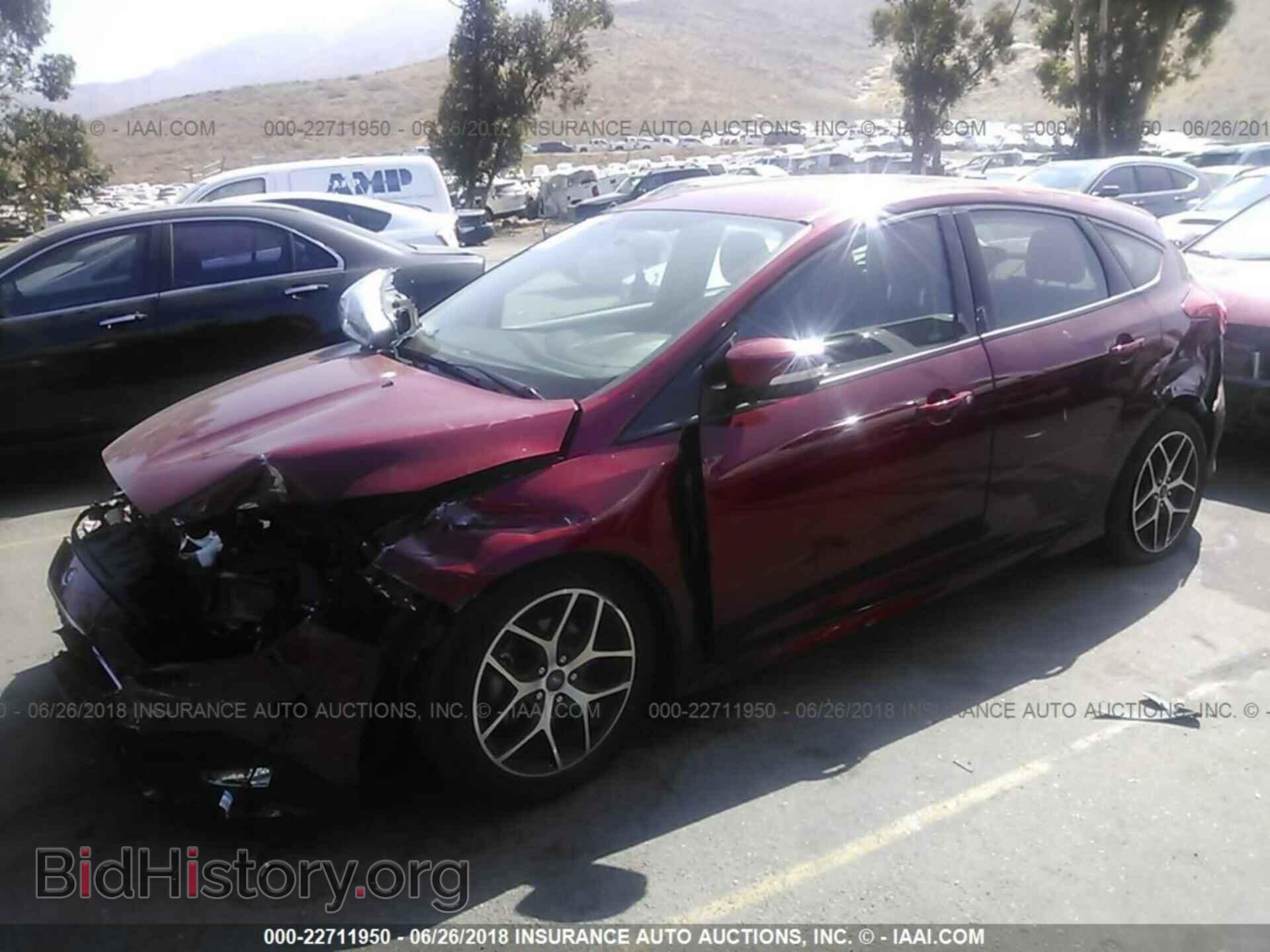 2016 Ford Focus - VIN: 1FADP3K22GL372645 - Фото 2