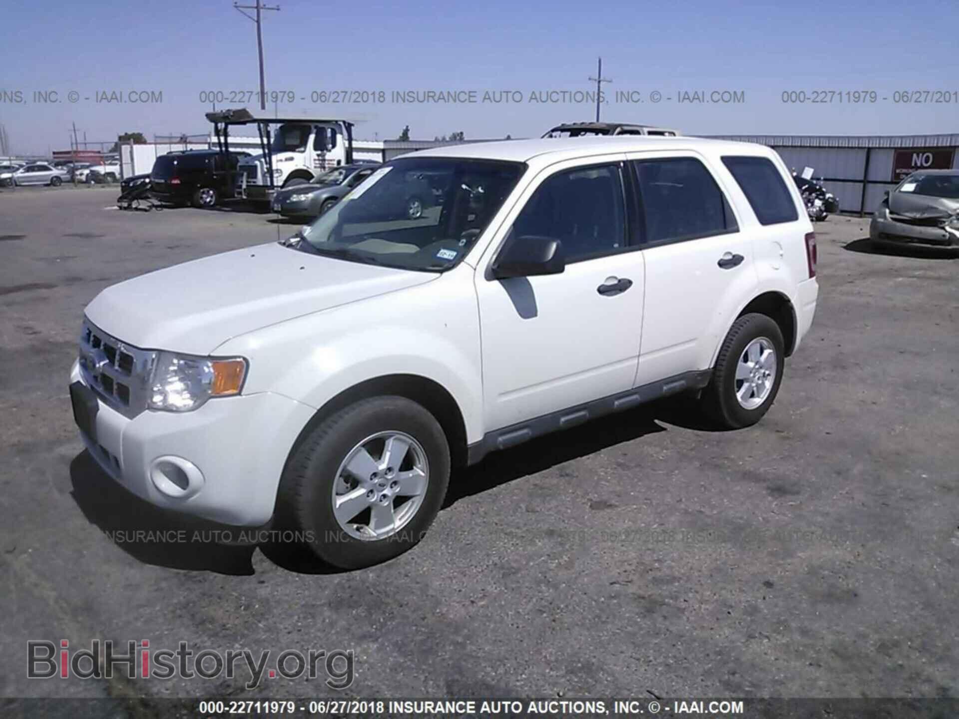 2012 Ford Escape - VIN: 1FMCU0C75CKC43012 - Photo 2