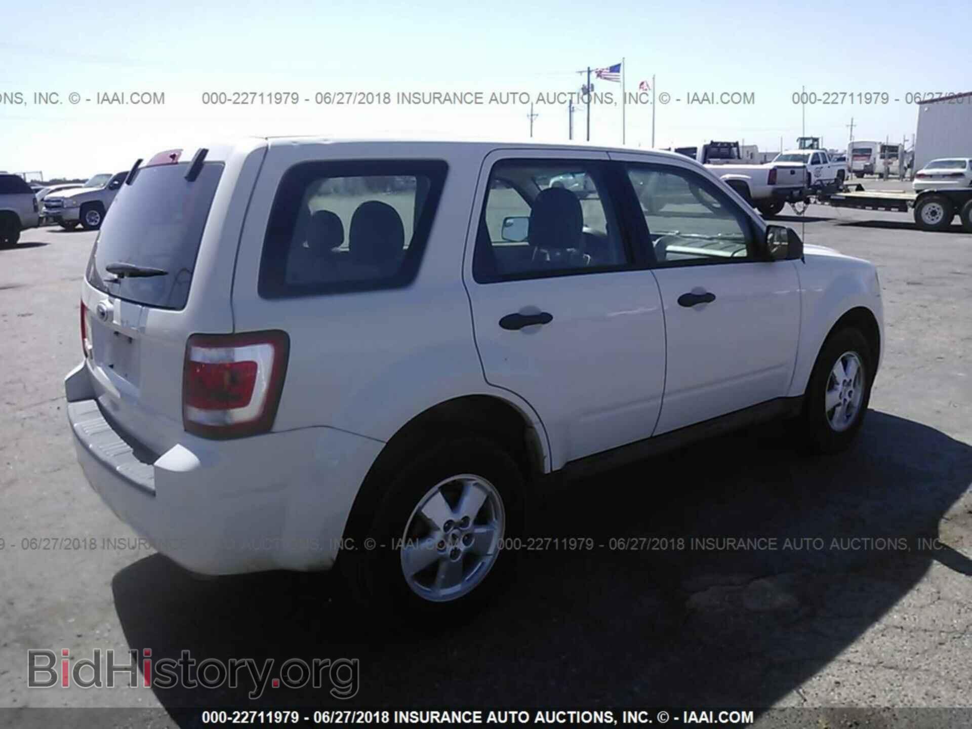 2012 Ford Escape - VIN: 1FMCU0C75CKC43012 - Photo 4