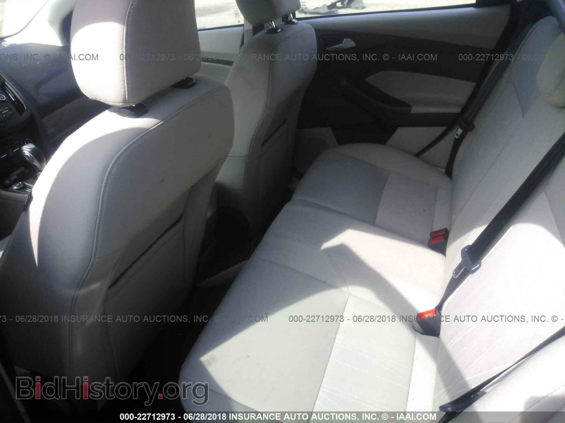 2016 Ford Focus - VIN: 1FADP3K29GL384548 - Photo 8