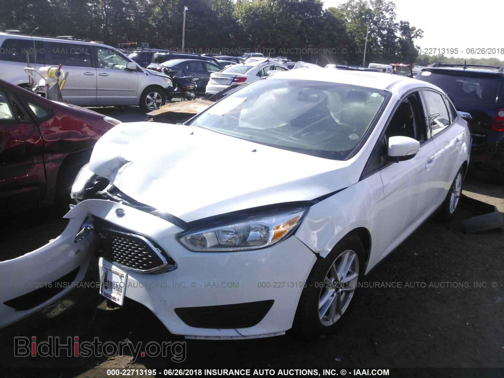2016 Ford Focus - VIN: 1FADP3F24GL338779 - Photo 2