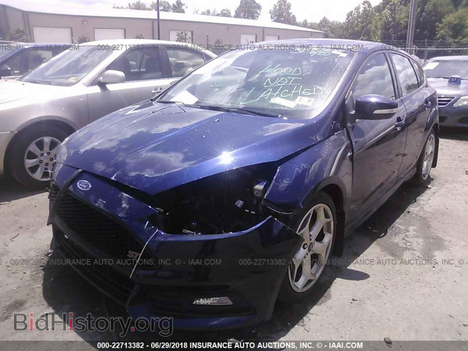 2016 Ford Focus - VIN: 1FADP3L97GL257082 - Photo 2