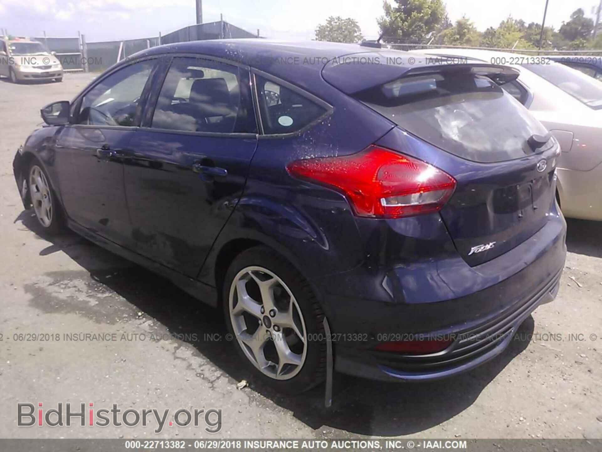 2016 Ford Focus - VIN: 1FADP3L97GL257082 - Photo 3