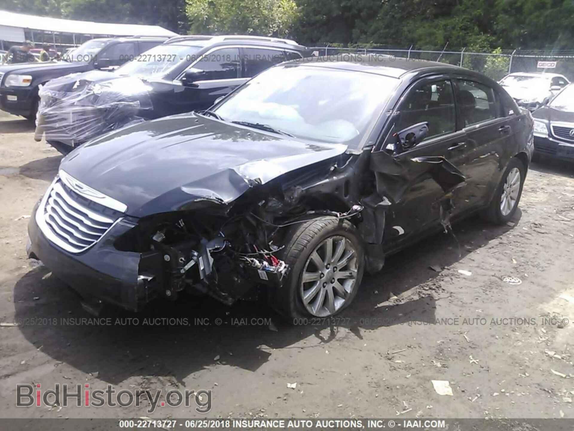 2011 Chrysler 200 - VIN: 1C3BC1FB6BN521555 - Фото 2