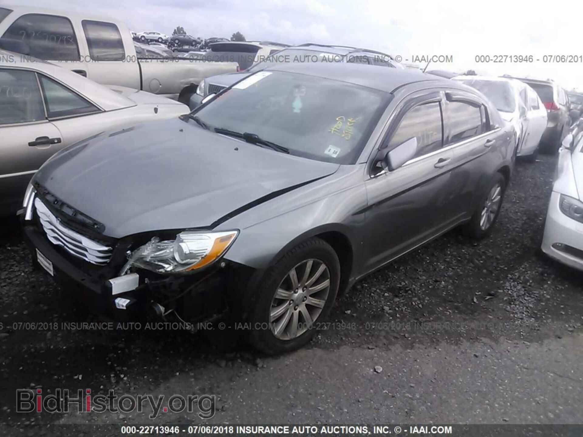 2013 Chrysler 200 - VIN: 1C3CCBBB0DN553114 - Photo 2
