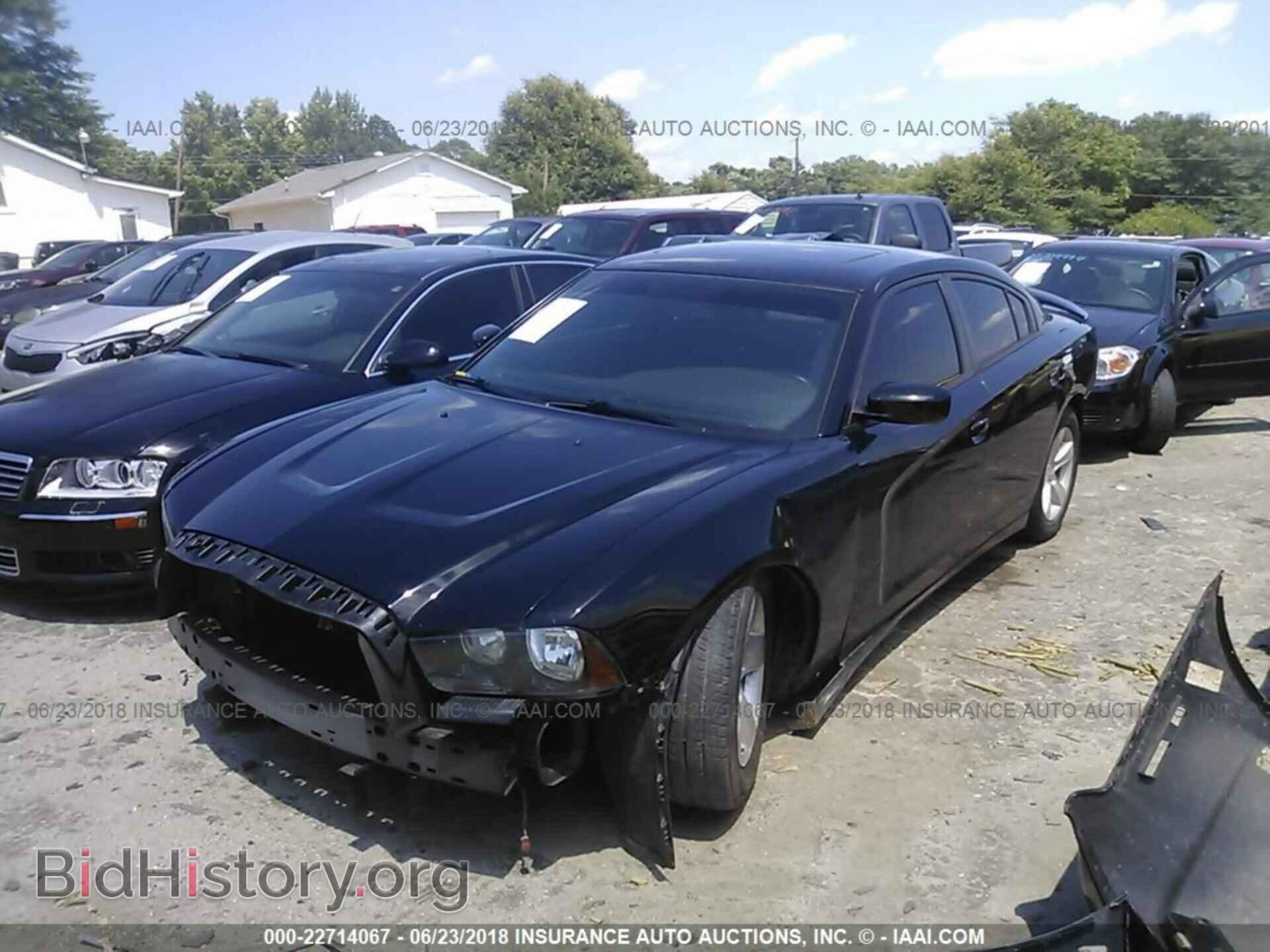 2013 Dodge Charger - VIN: 2C3CDXHG2DH583947 - Photo 2
