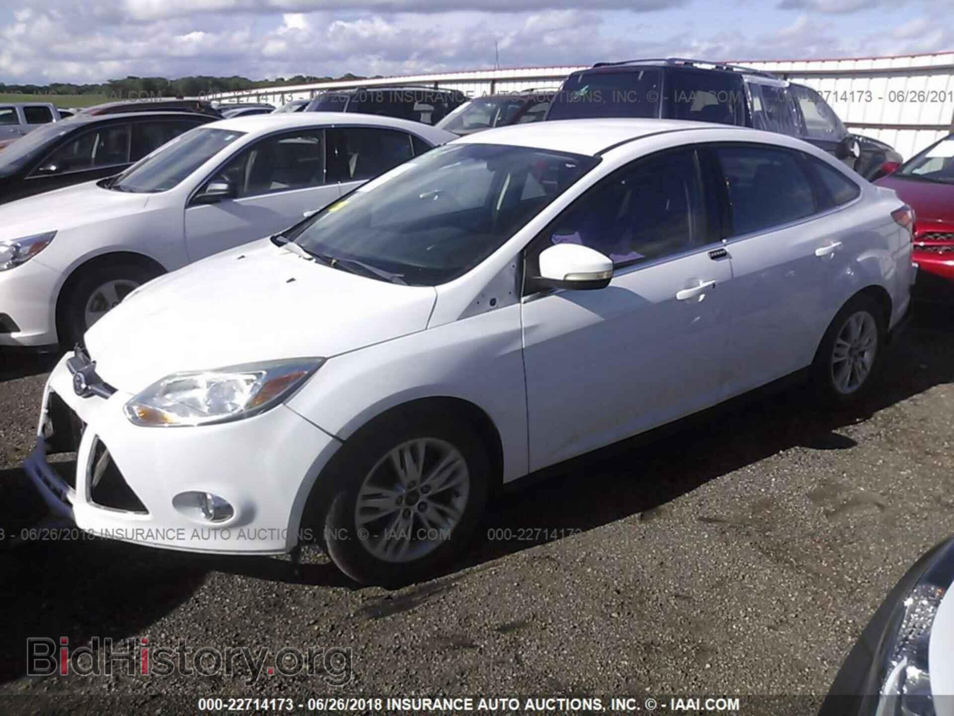 2012 Ford Focus - VIN: 1FAHP3H23CL152157 - Photo 2