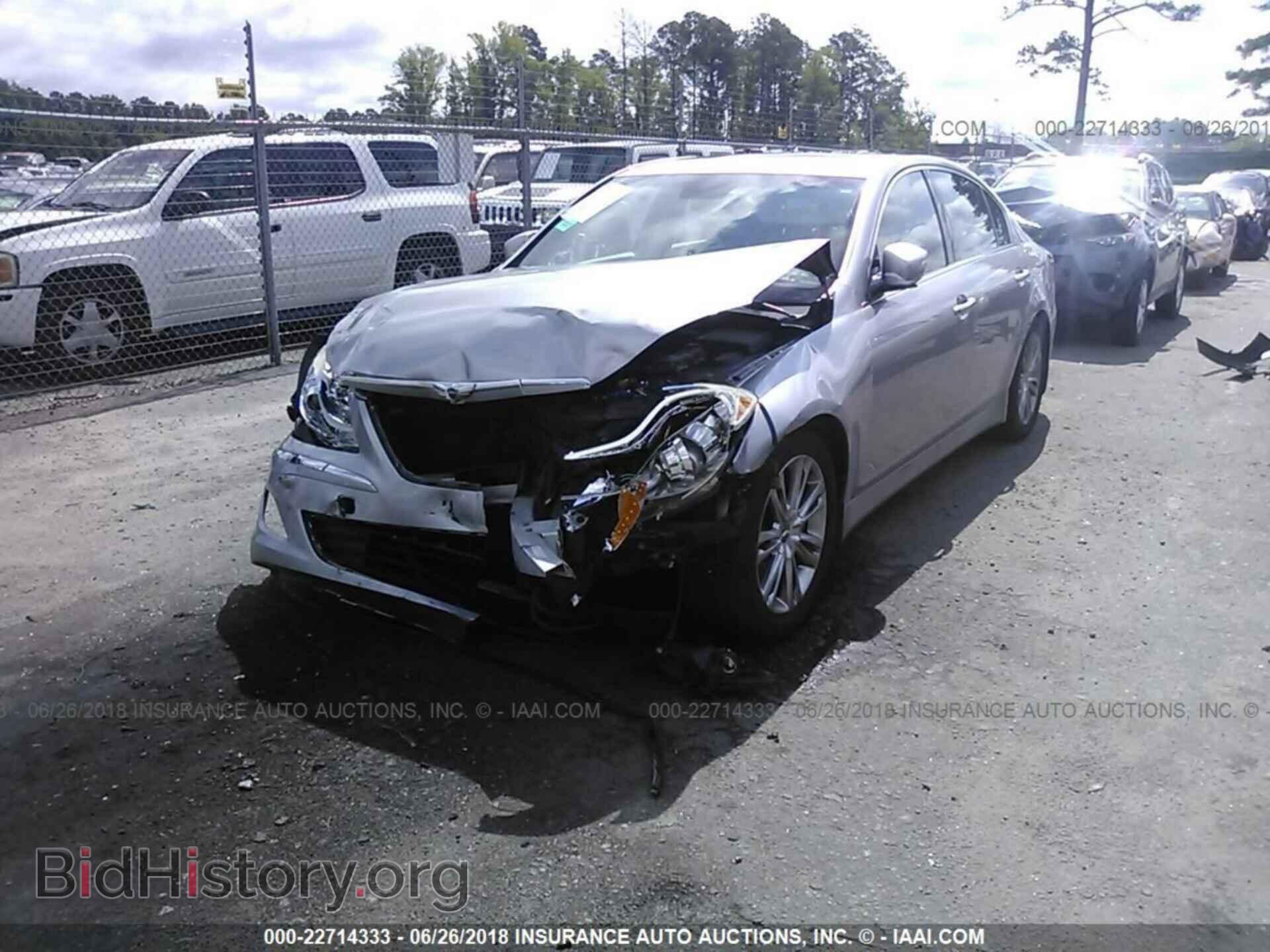 2012 Hyundai Genesis - VIN: KMHGC4DD4CU181767 - Фото 2