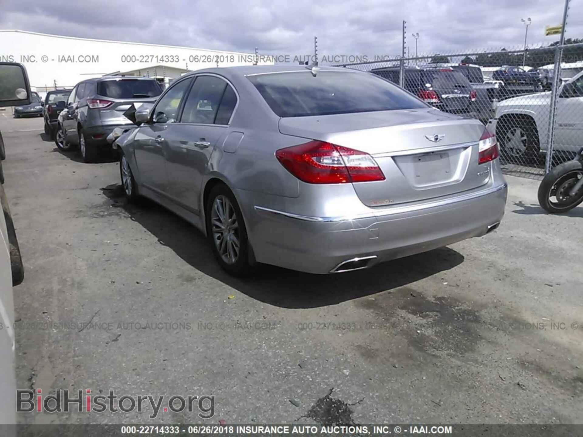 2012 Hyundai Genesis - VIN: KMHGC4DD4CU181767 - Фото 3