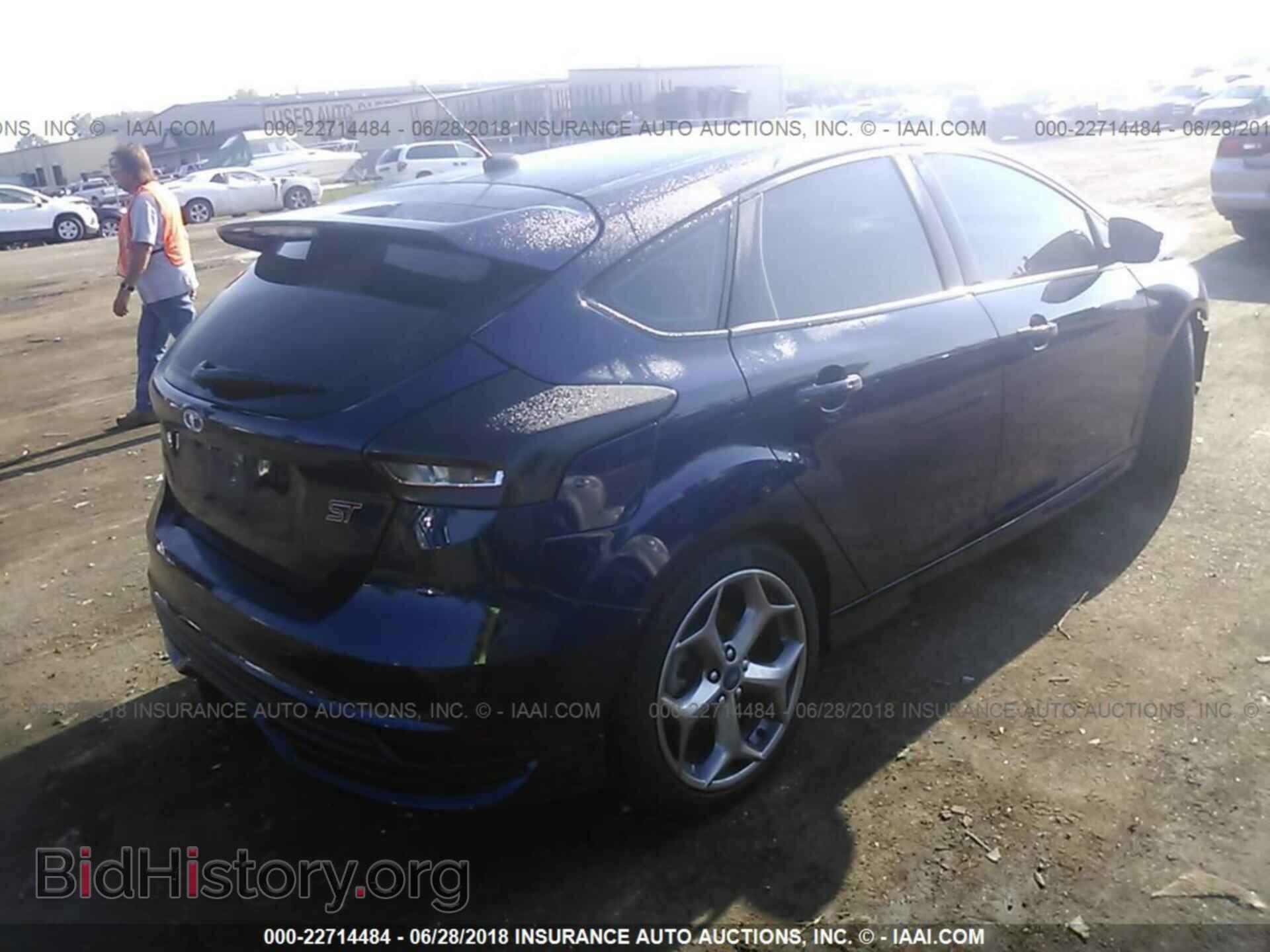 2017 Ford Focus - VIN: 1FADP3L94HL323931 - Photo 4