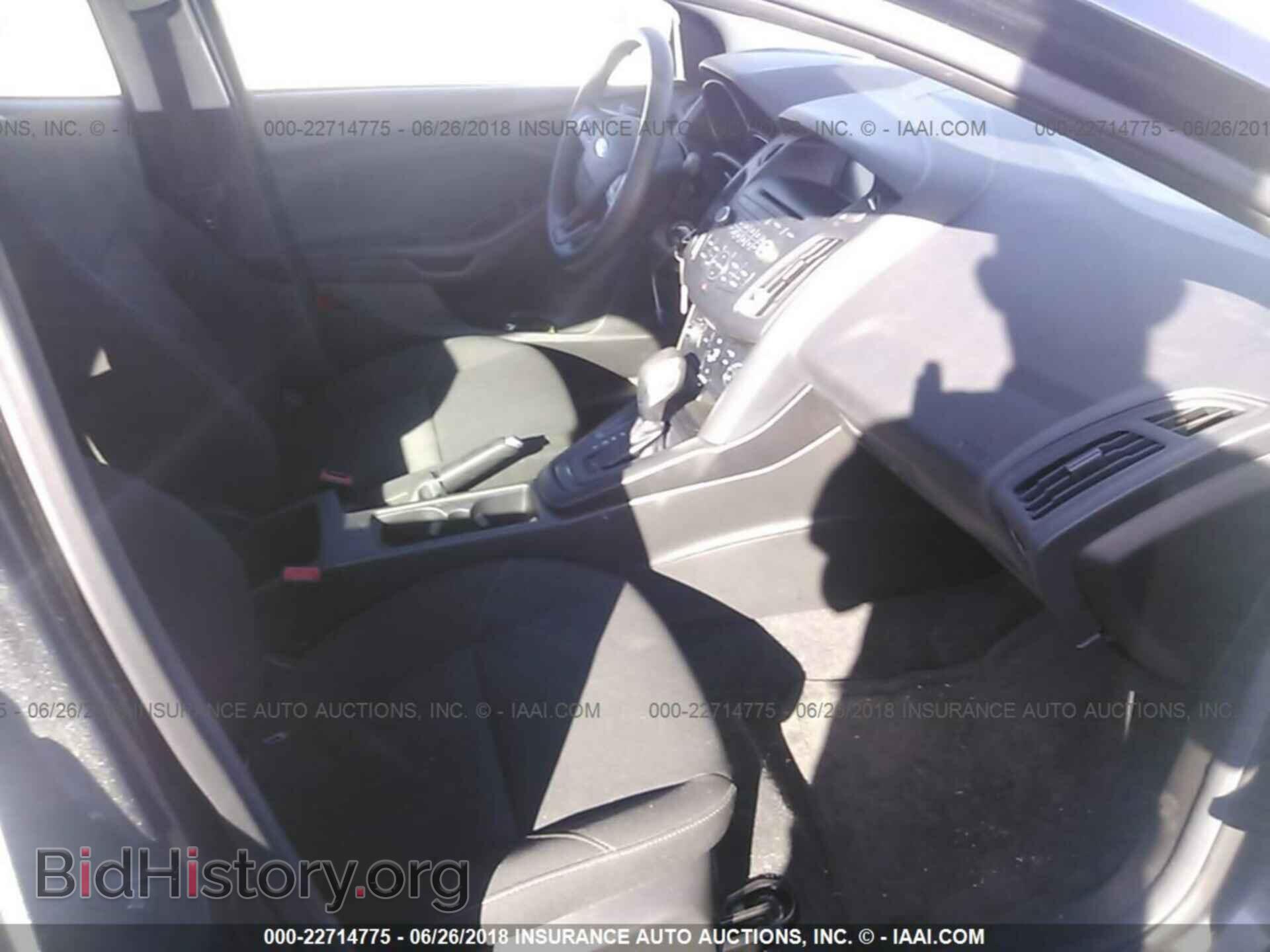 2017 Ford Focus - VIN: 1FADP3E25HL210778 - Photo 5