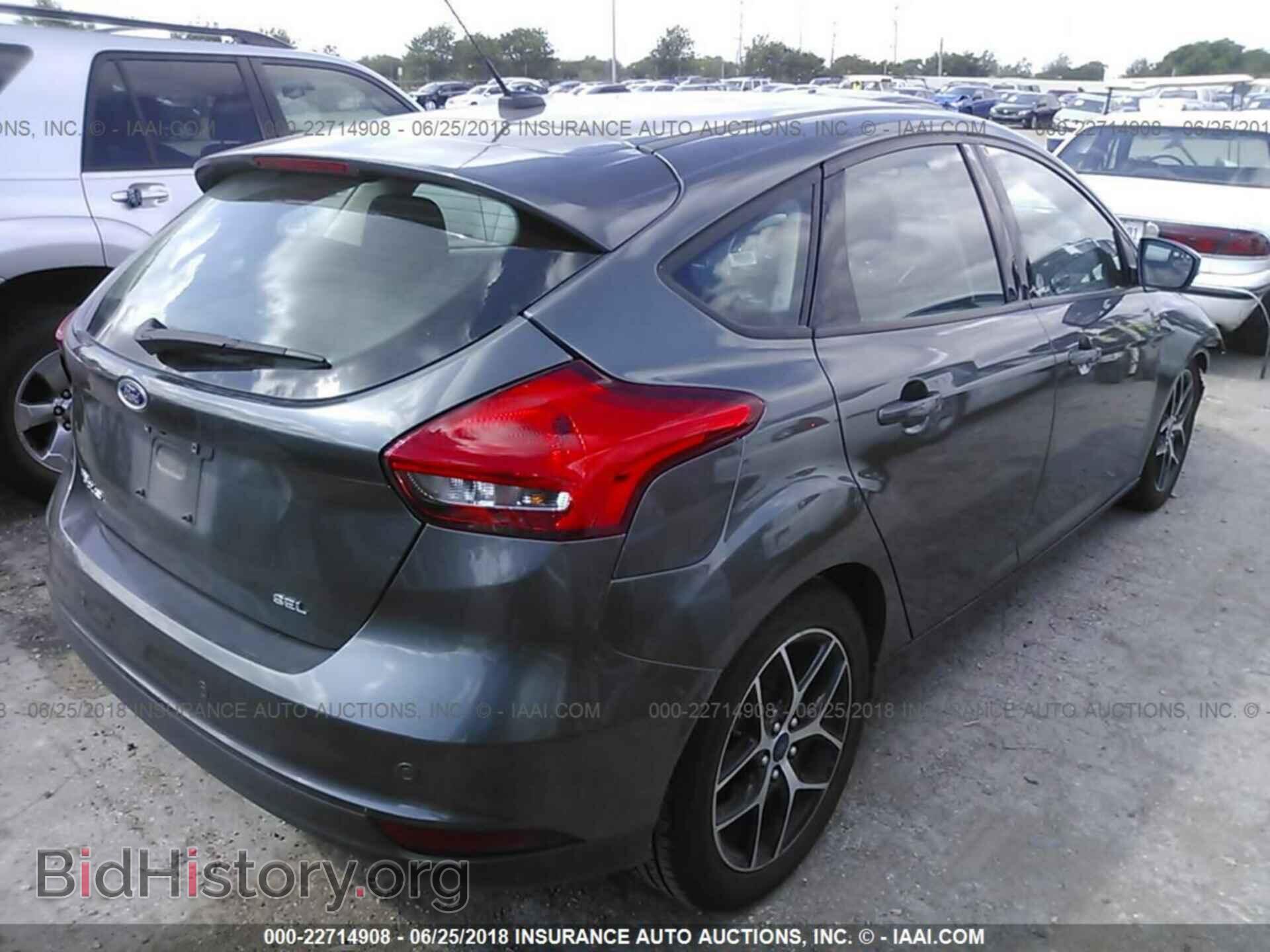 2017 Ford Focus - VIN: 1FADP3M29HL264490 - Фото 4