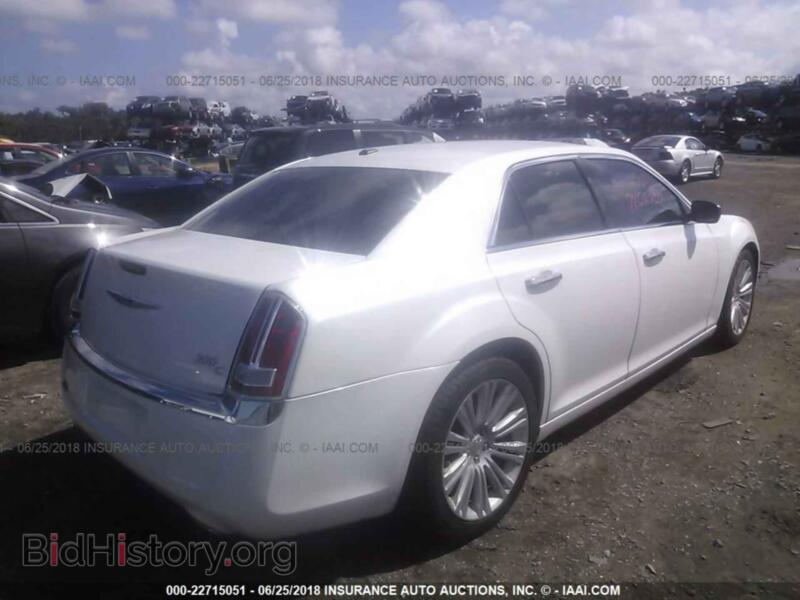 2012 Chrysler 300C (VIN 2C3CCAET0CH193168) — photo 4 of 10