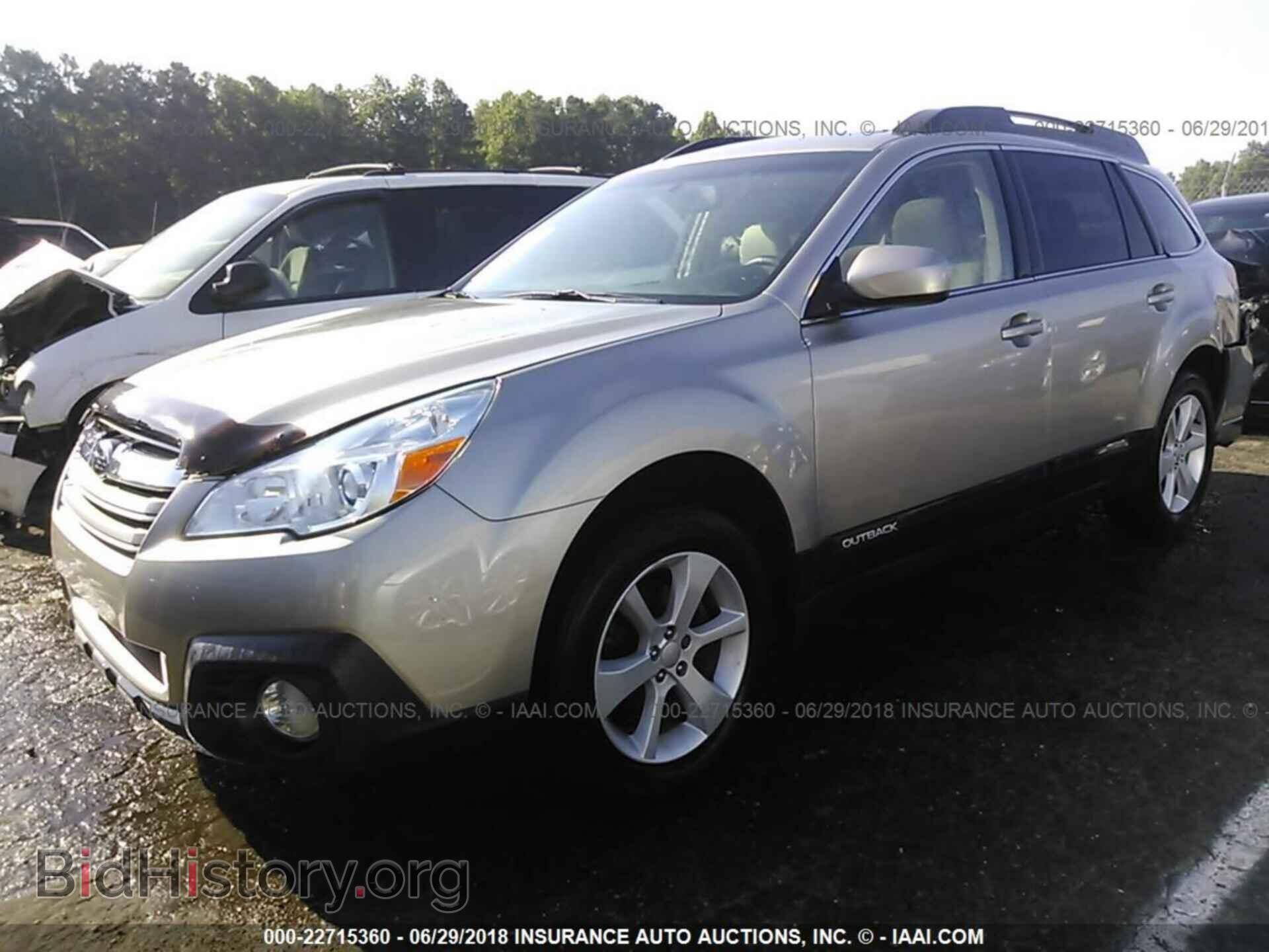 2014 Subaru Outback - VIN: 4S4BRCDC4E3215189 - Фото 2
