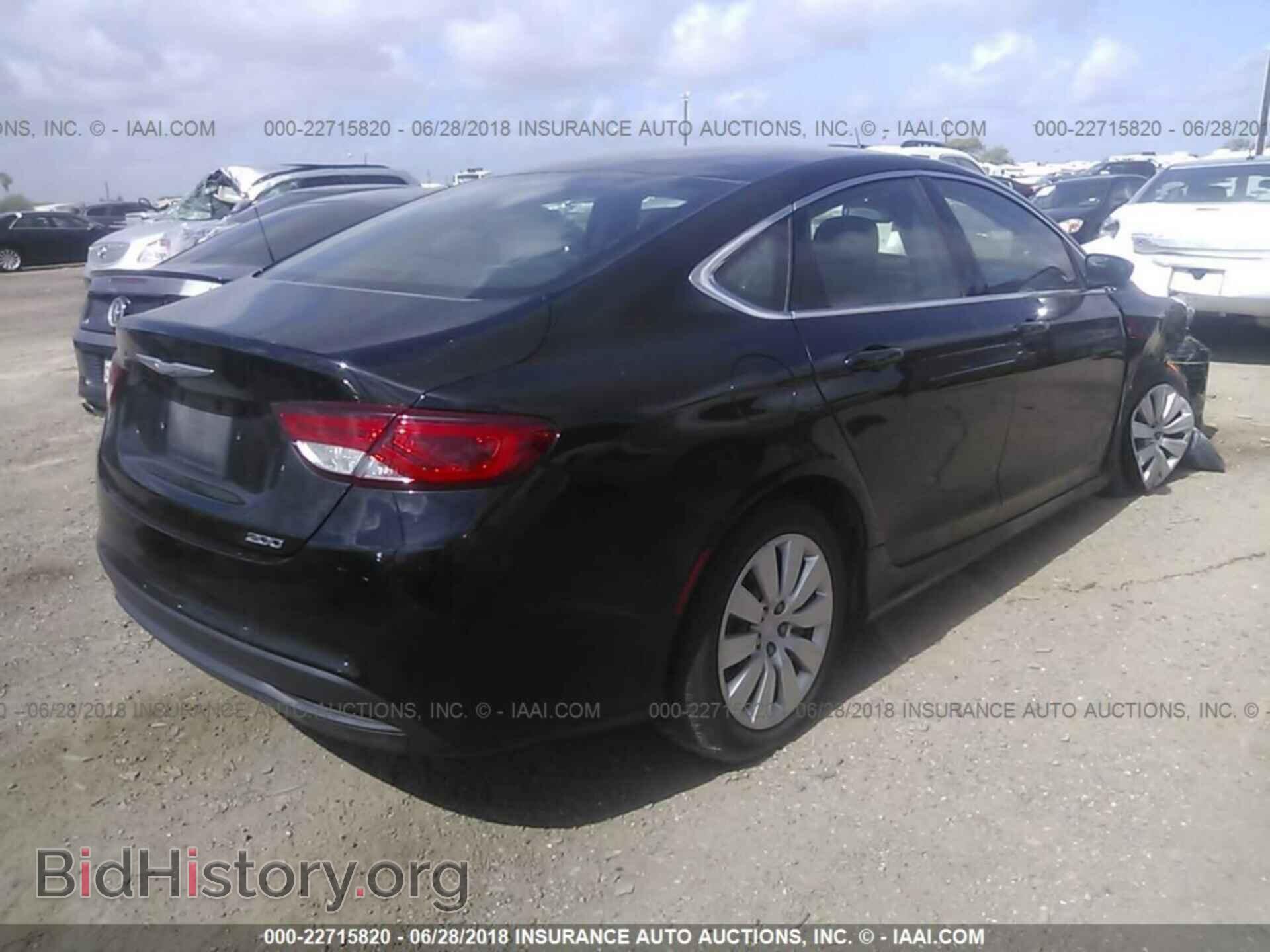 2015 Chrysler 200 - VIN: 1C3CCCFB8FN698565 - Photo 4