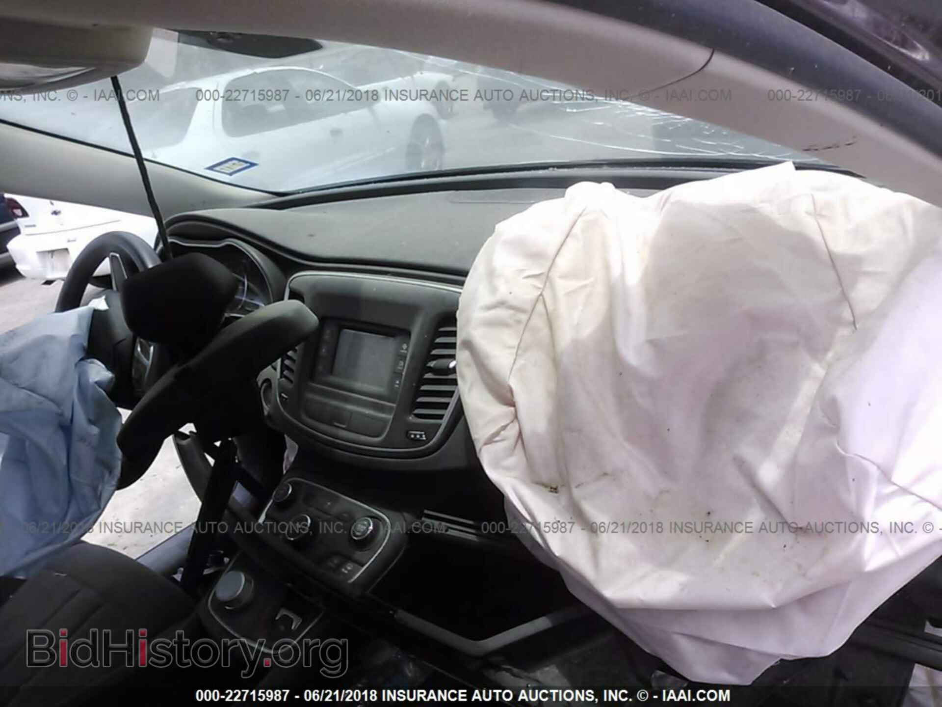 2015 Chrysler 200 - VIN: 1C3CCCAB3FN640371 - Photo 5
