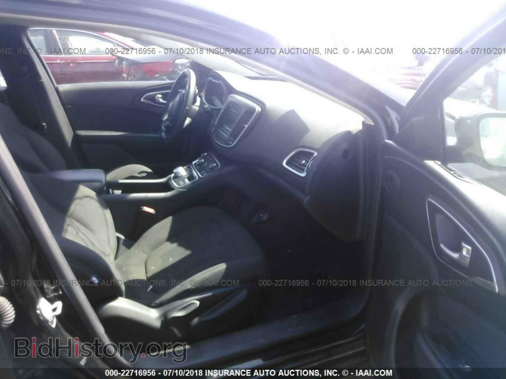 2015 Chrysler 200 - VIN: 1C3CCCAB4FN745341 - Photo 5