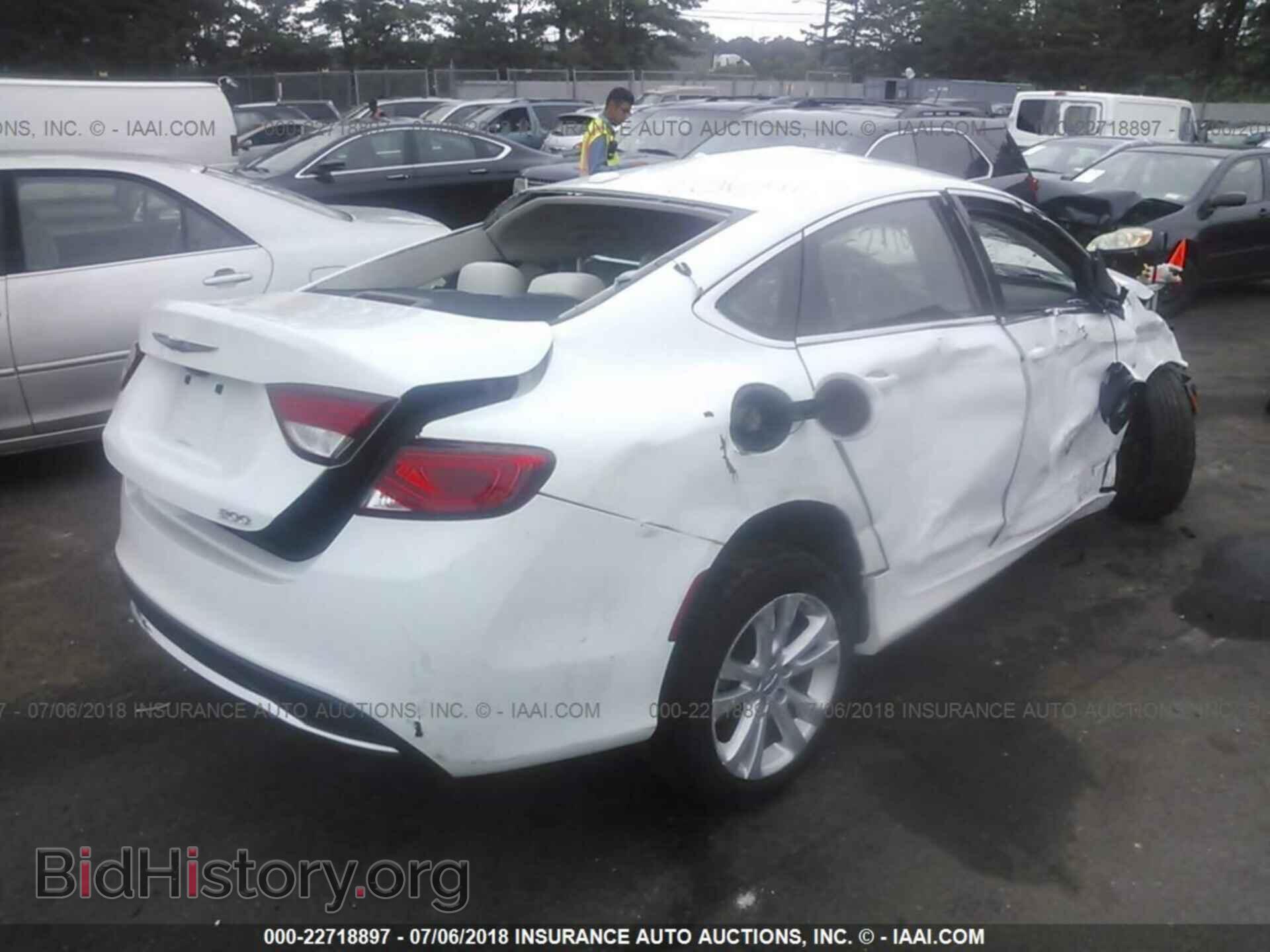 2015 Chrysler 200 - VIN: 1C3CCCAB5FN505408 - Photo 4