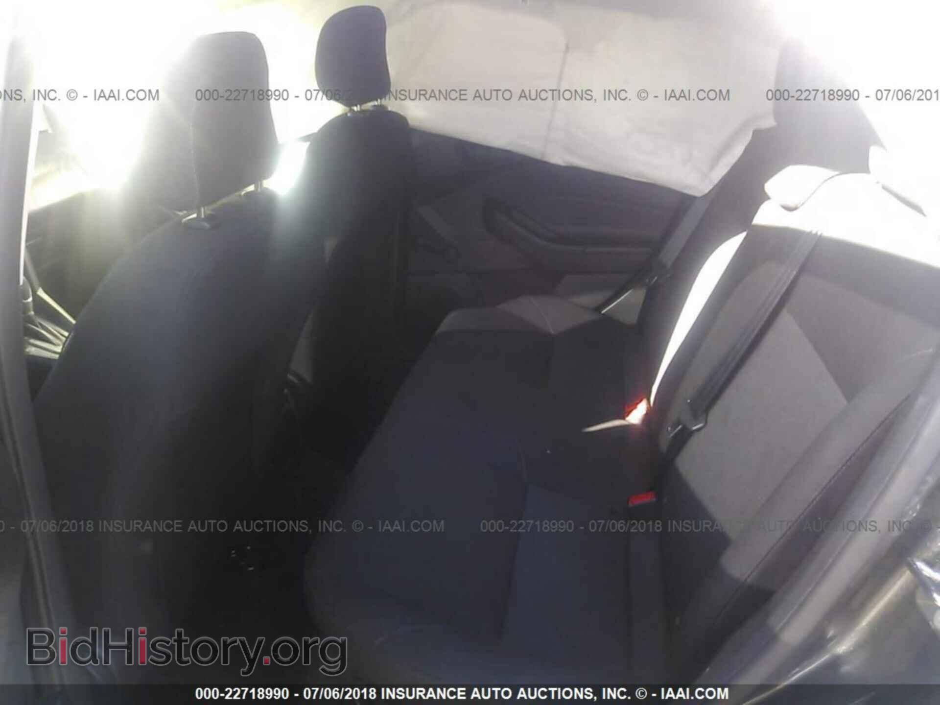 2016 Ford Focus - VIN: 1FADP3E23GL258522 - Photo 8