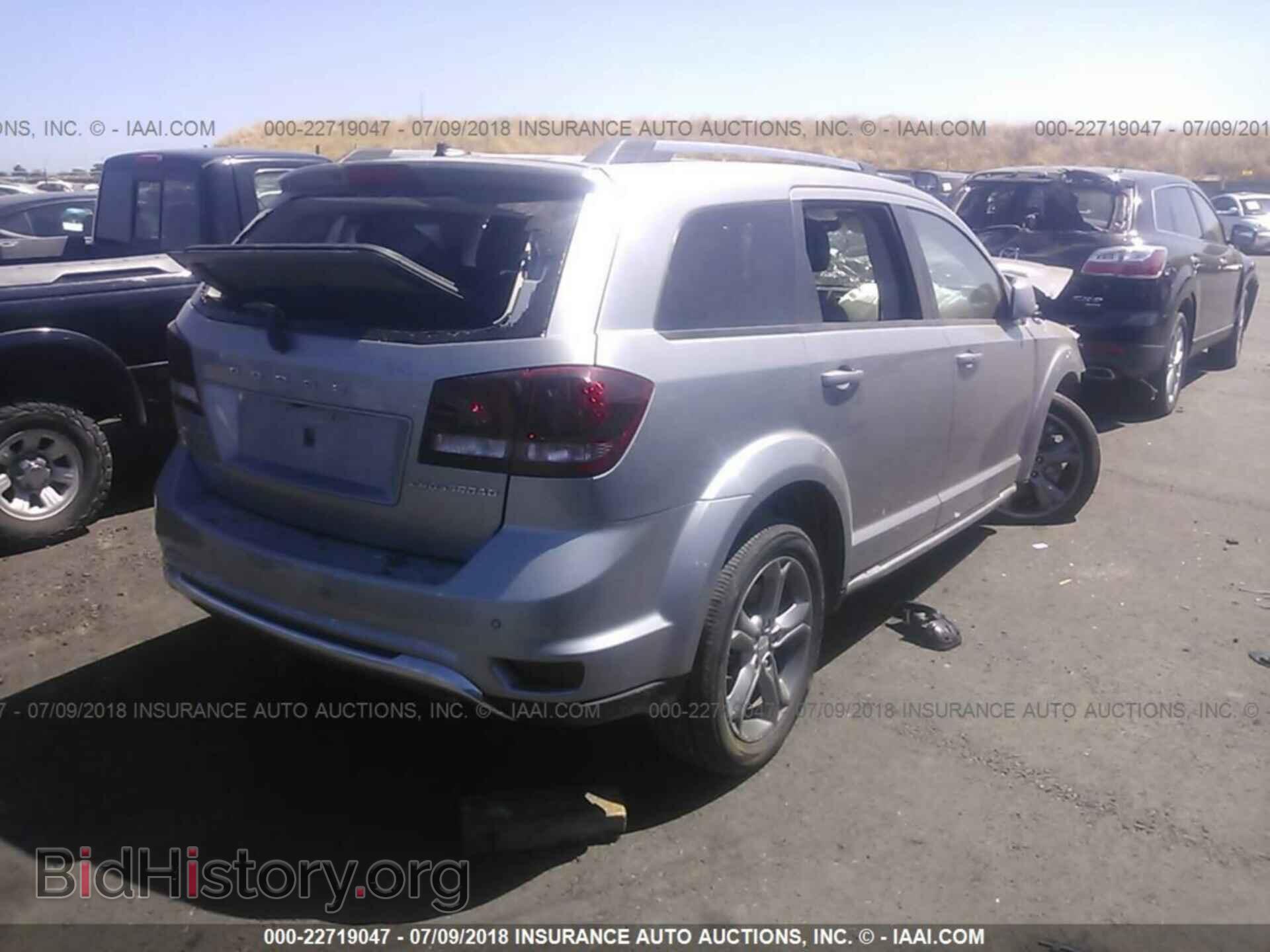 2017 Dodge Journey - VIN: 3C4PDCGB6HT612598 - Фото 4
