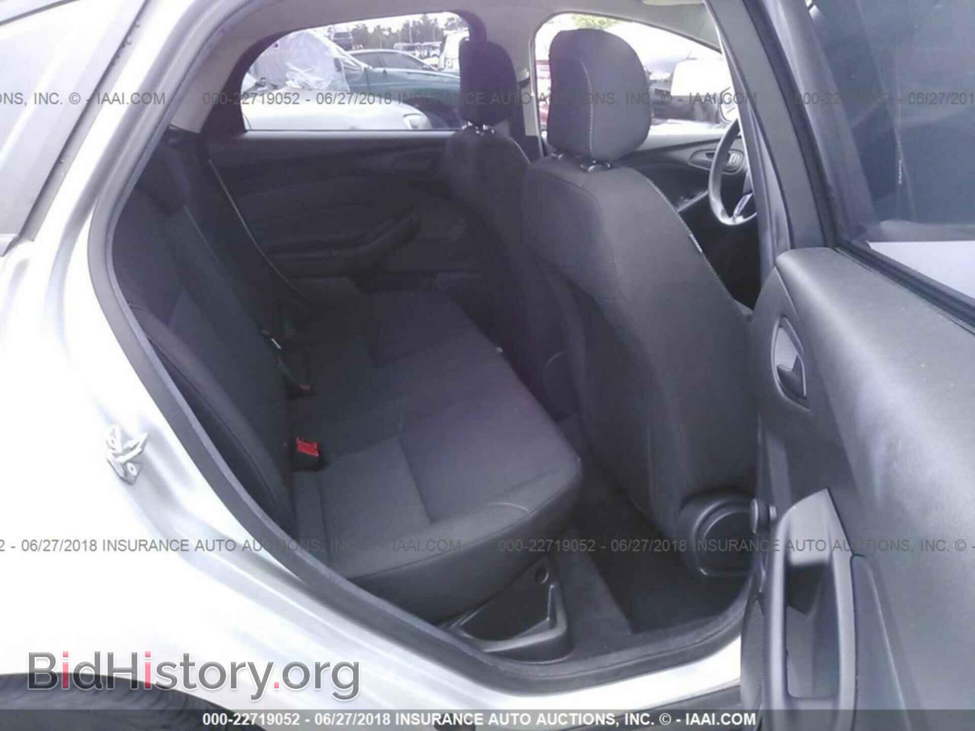 2016 Ford Focus - VIN: 1FADP3E21GL393630 - Photo 8