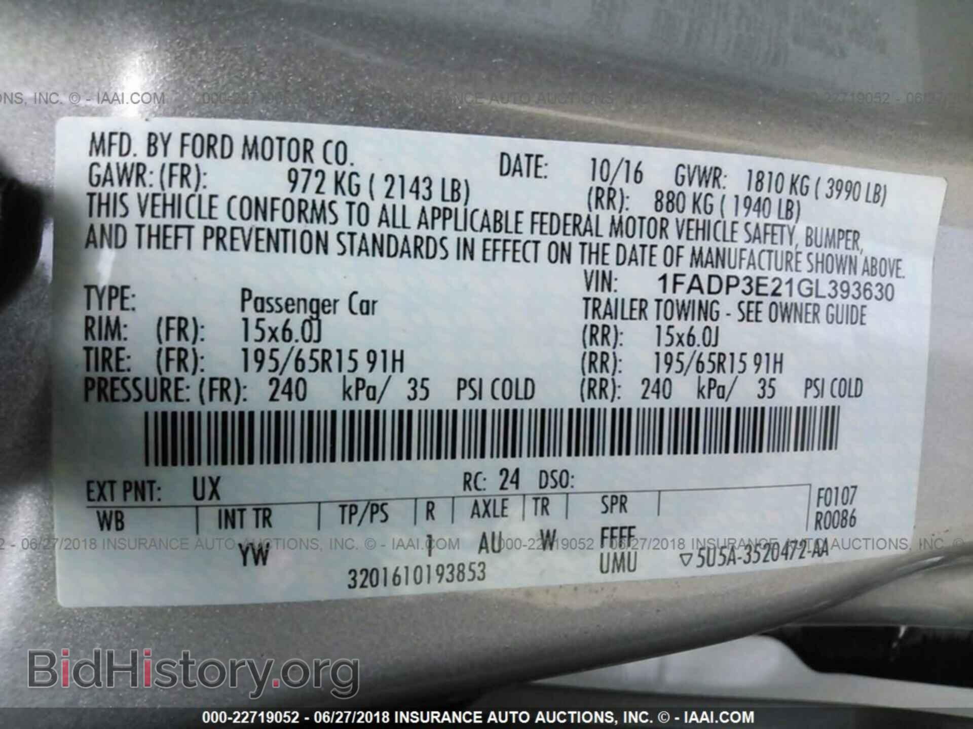 2016 Ford Focus - VIN: 1FADP3E21GL393630 - Photo 9