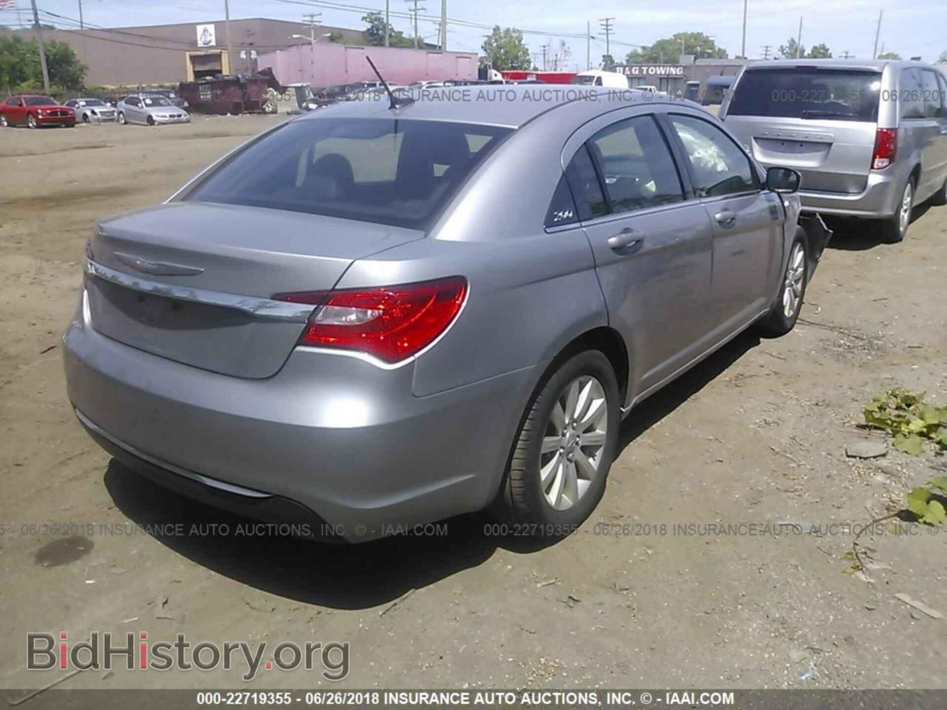 2014 Chrysler 200 - VIN: 1C3CCBBB9EN120229 - Фото 4